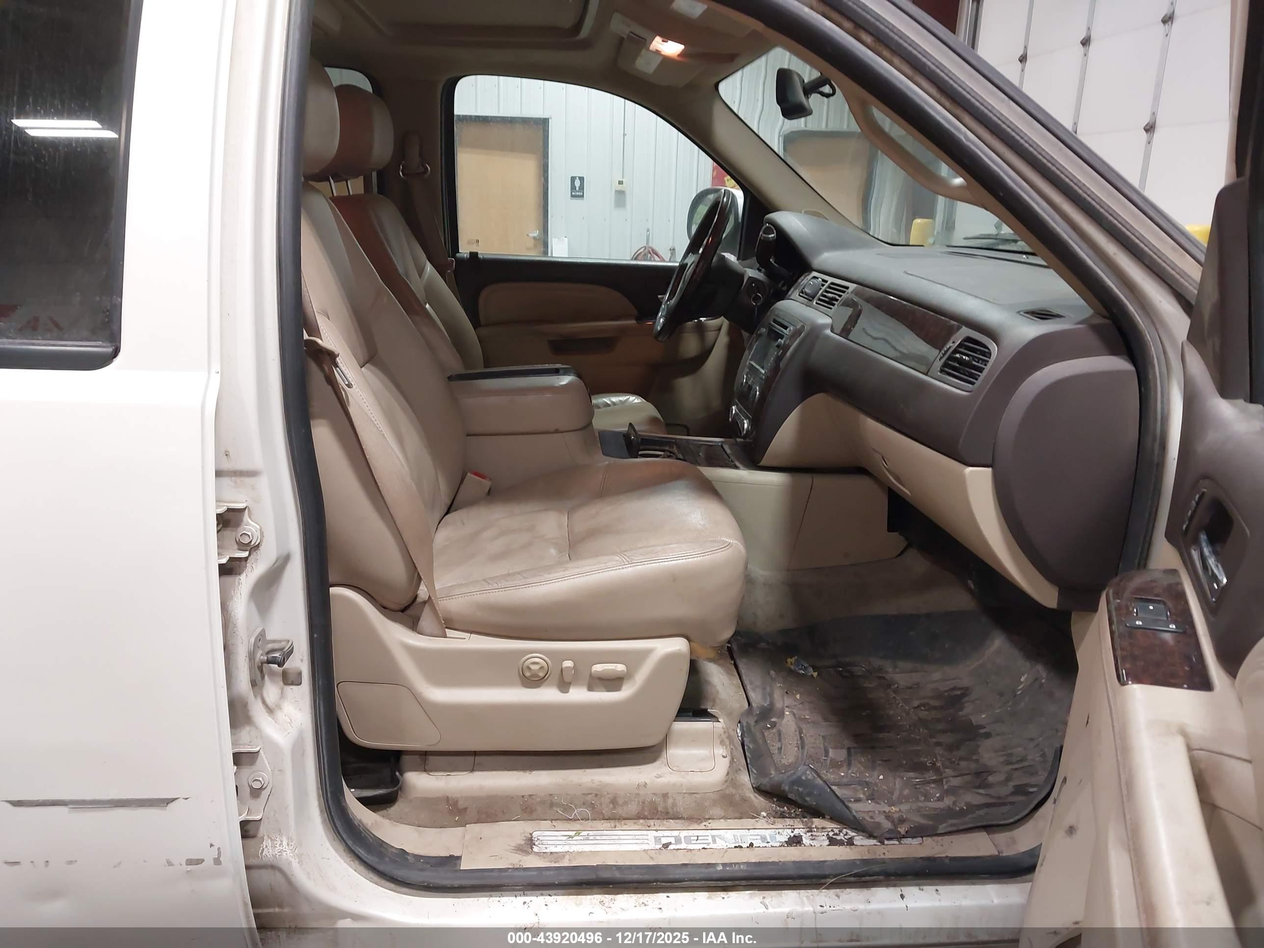 GMC YUKON image 5