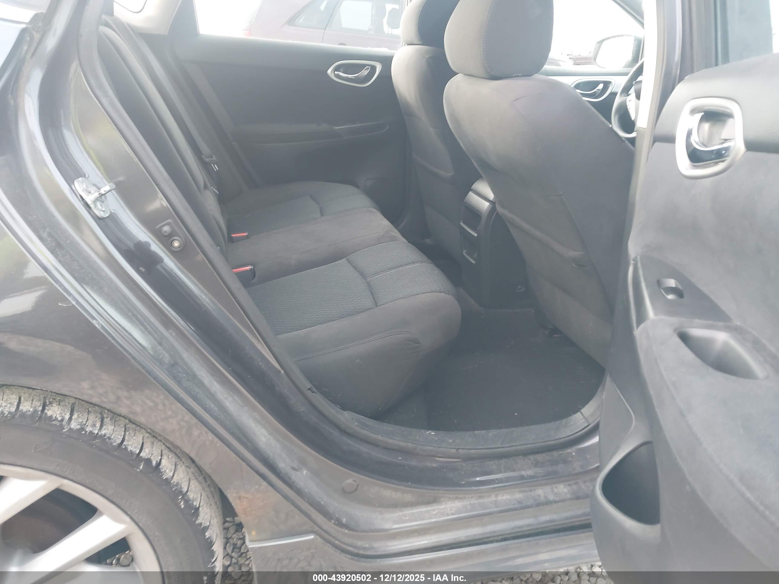 NISSAN SENTRA image 8