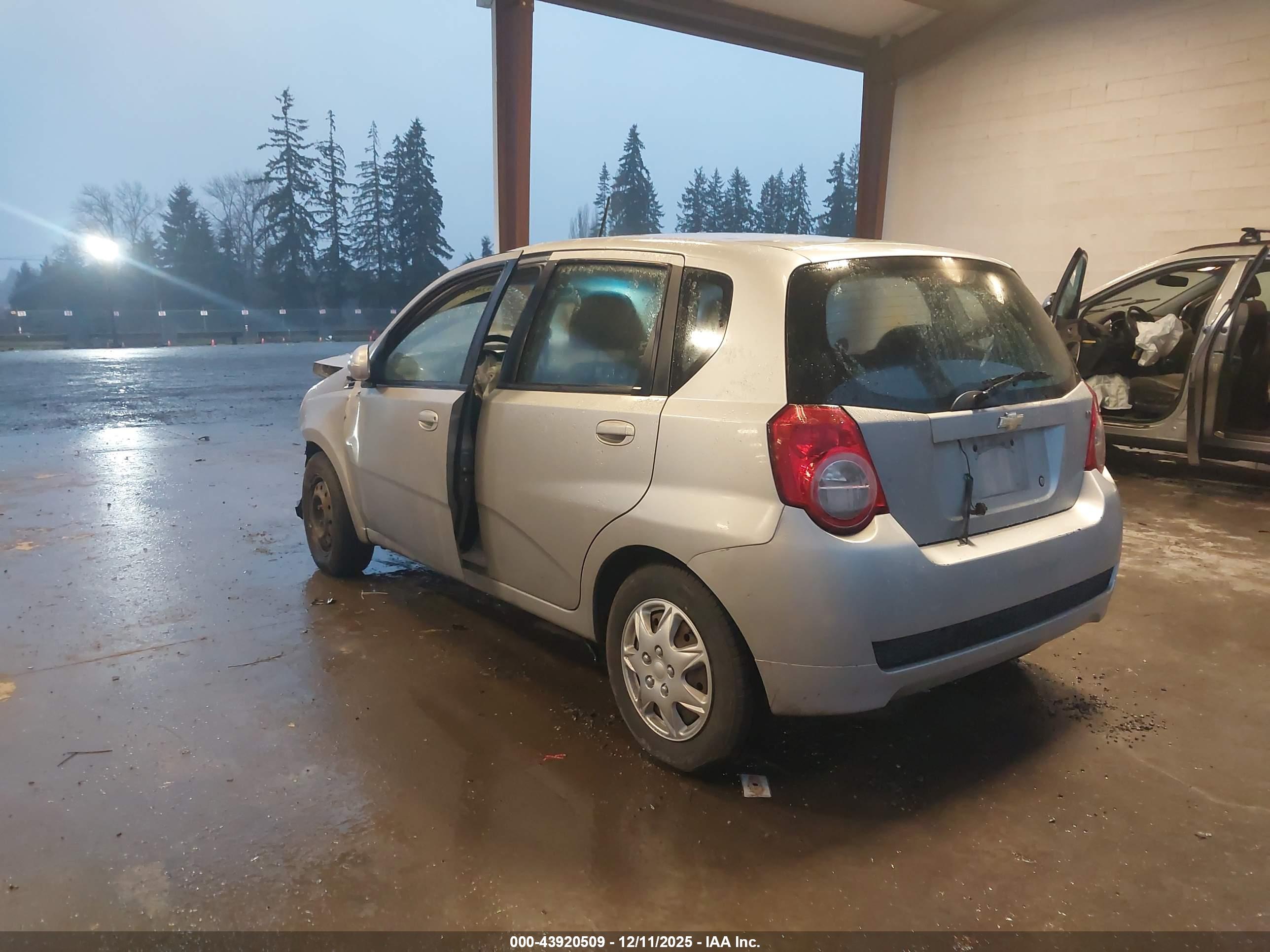 CHEVROLET AVEO image 3