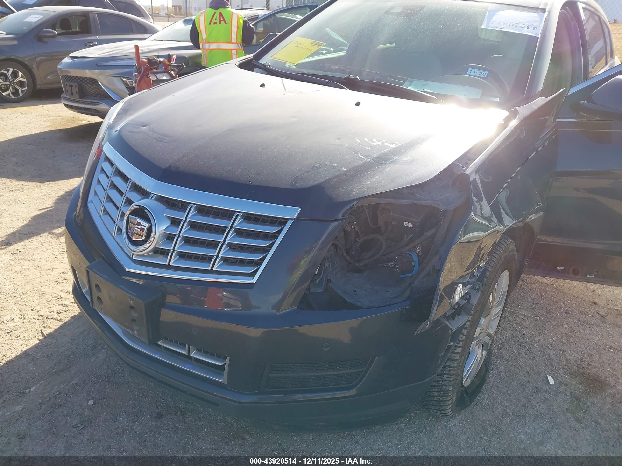 CADILLAC SRX image 6