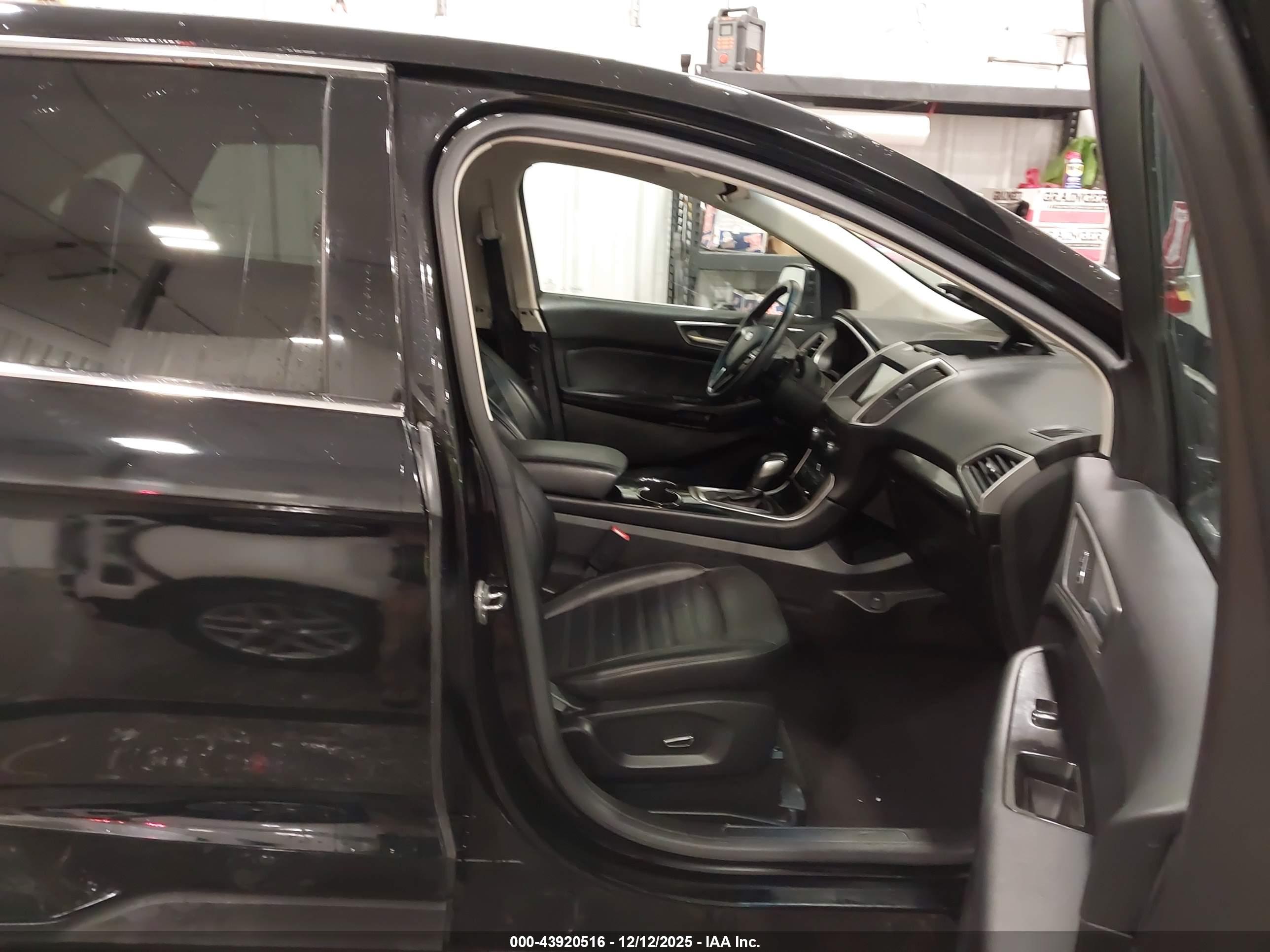 FORD EDGE image 5