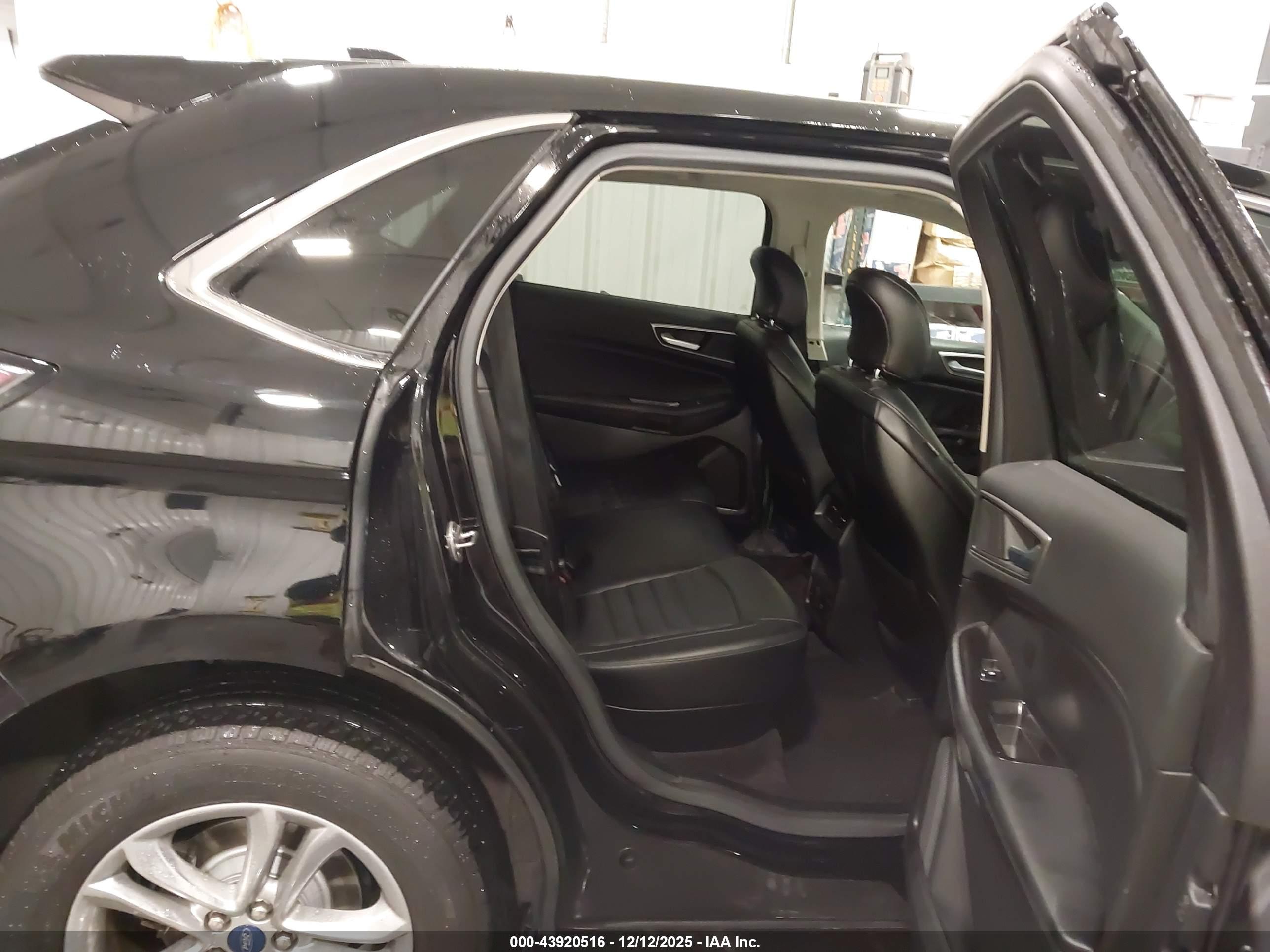 FORD EDGE image 8