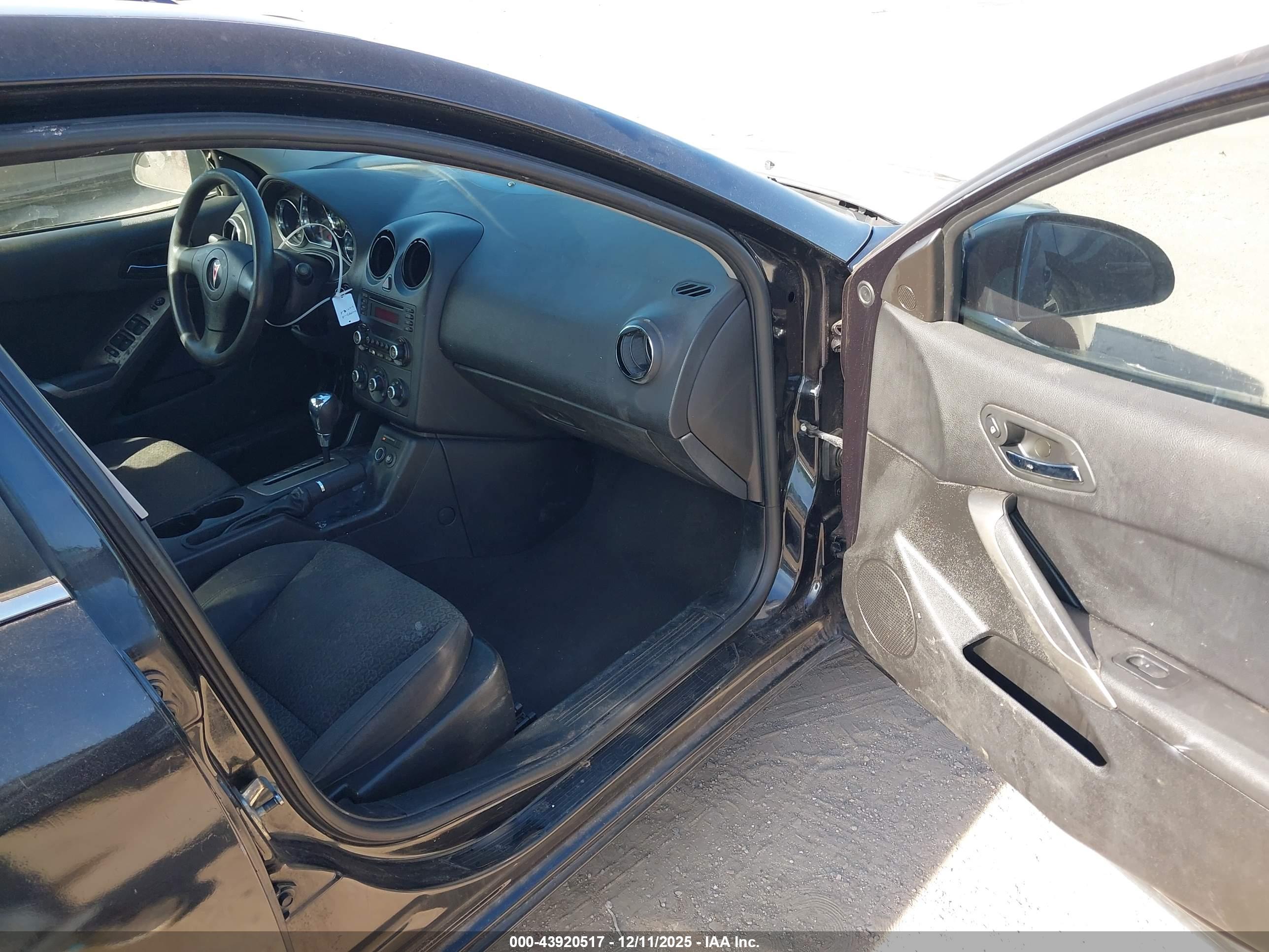 PONTIAC G6 image 5