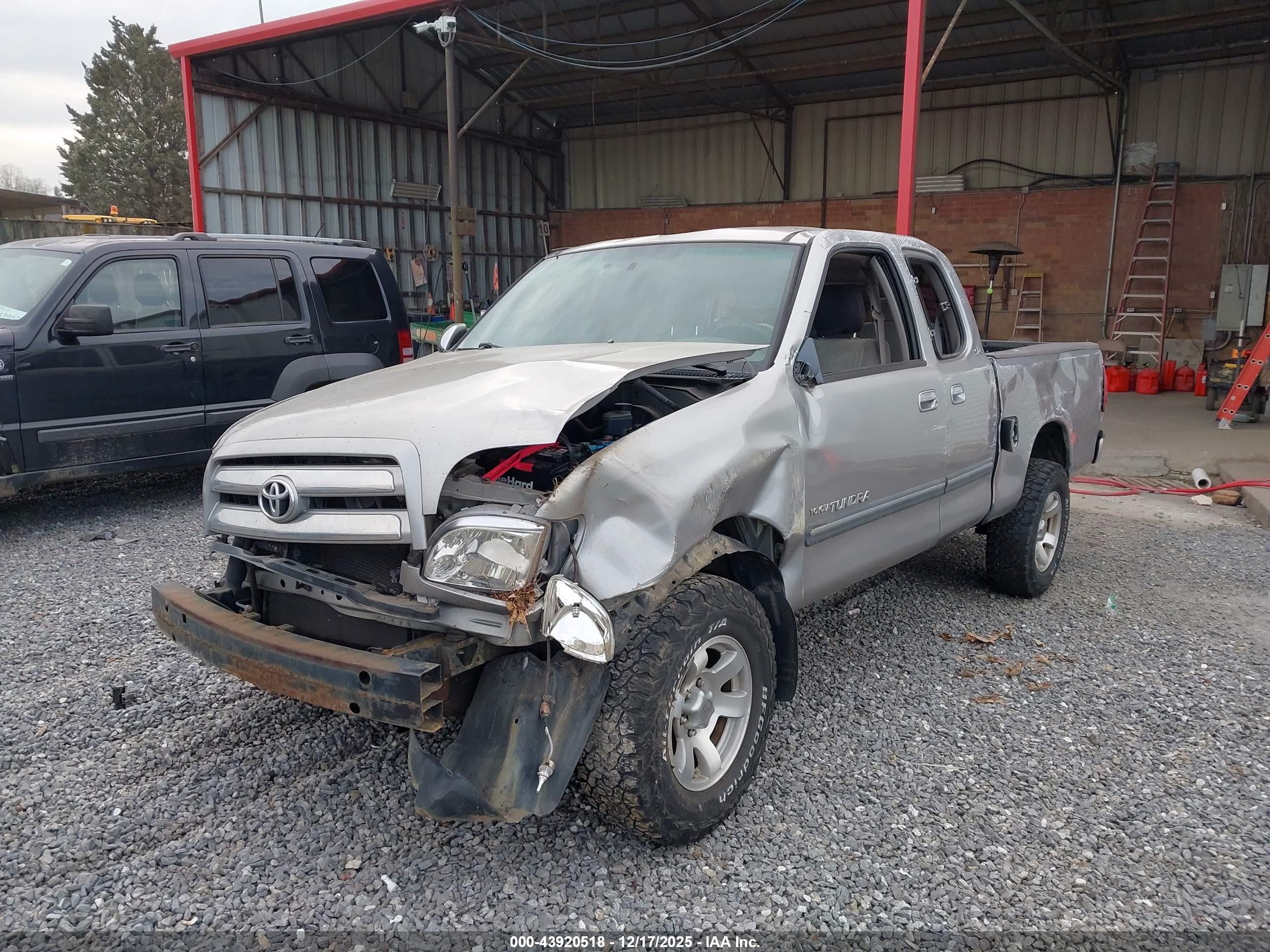 TOYOTA TUNDRA image 2