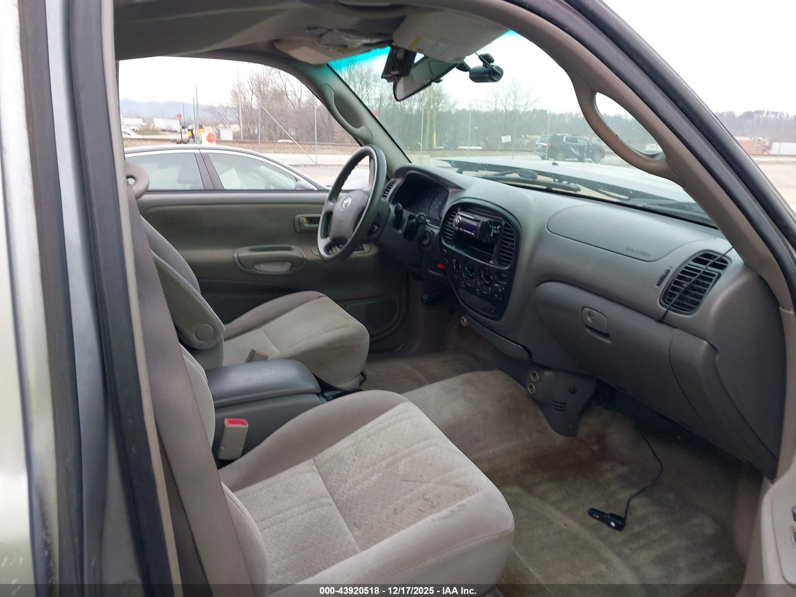 TOYOTA TUNDRA image 5
