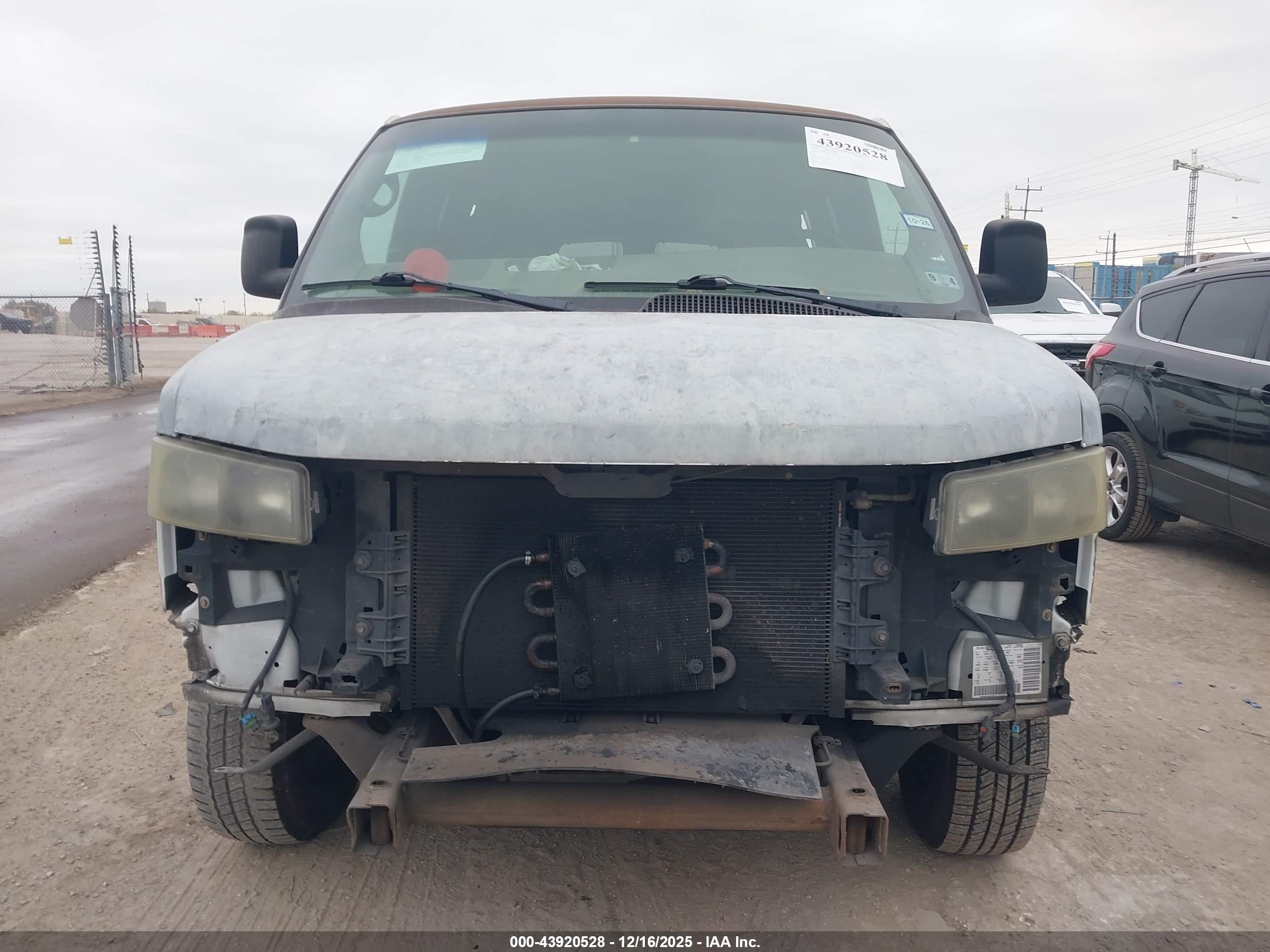 CHEVROLET EXPRESS image 6