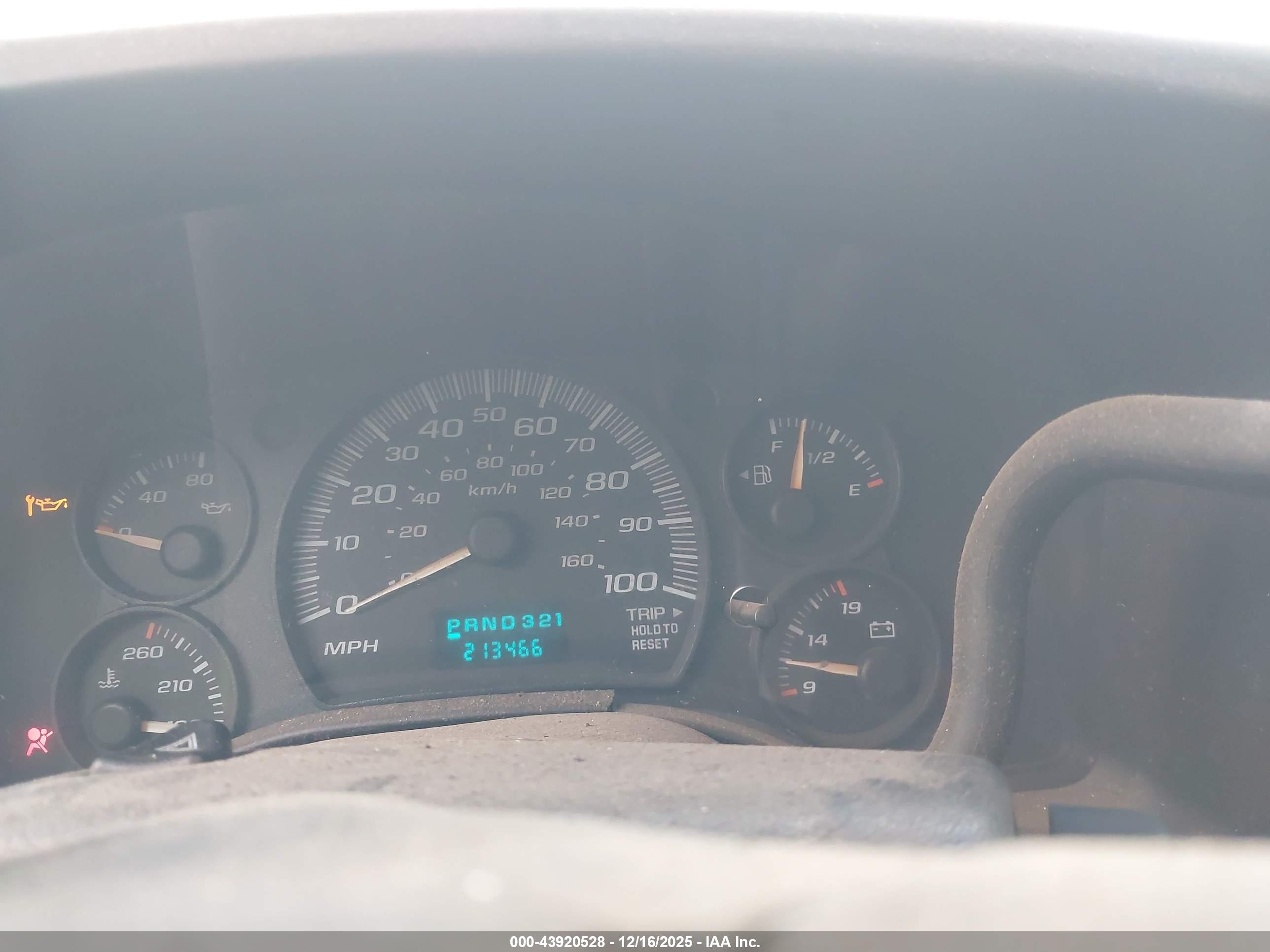 CHEVROLET EXPRESS image 7