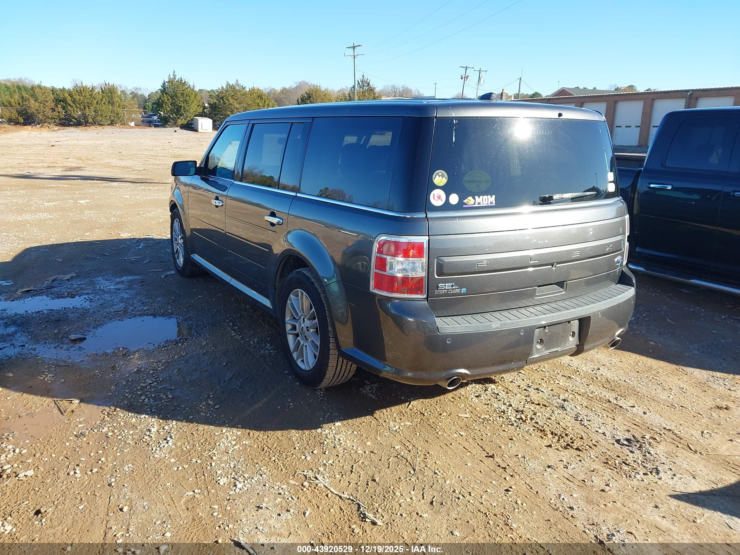 FORD FLEX image 3