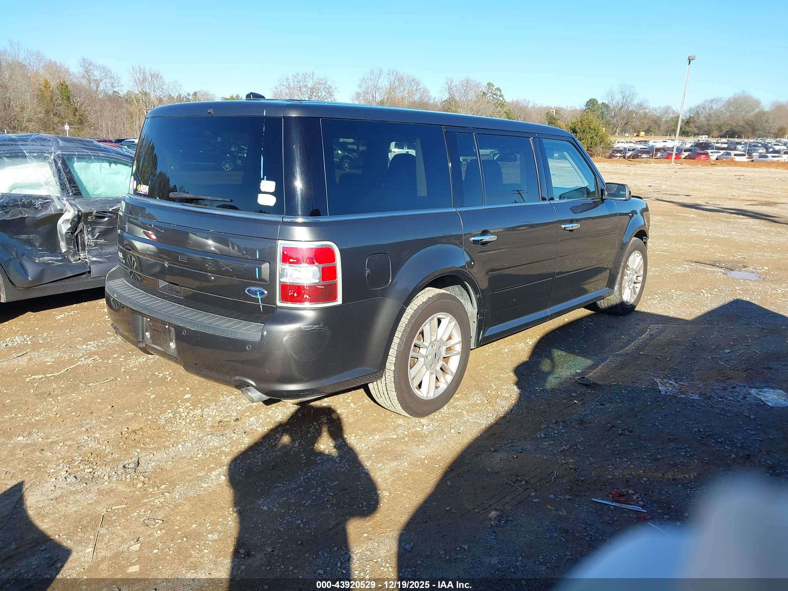 FORD FLEX image 4