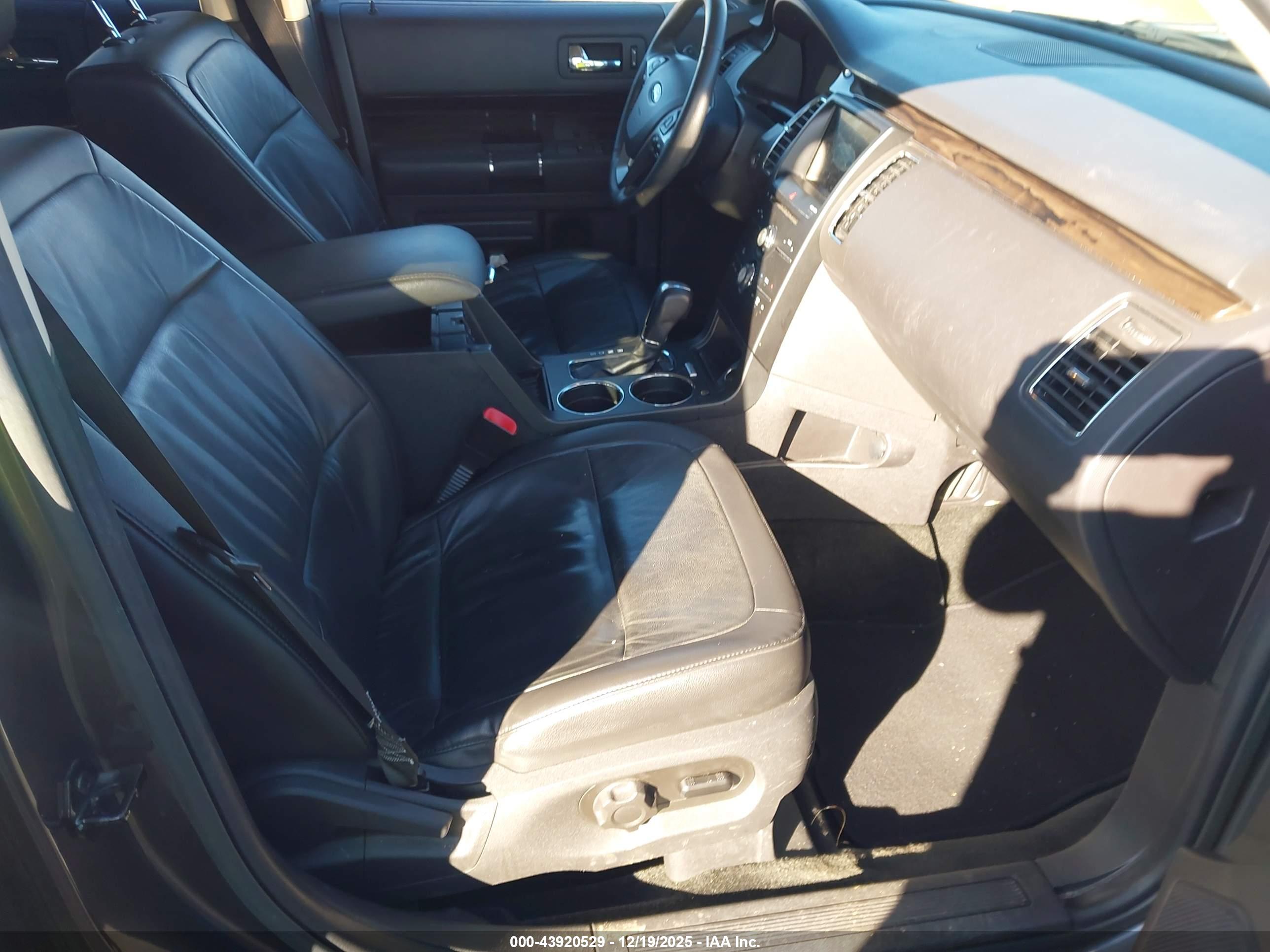FORD FLEX image 5