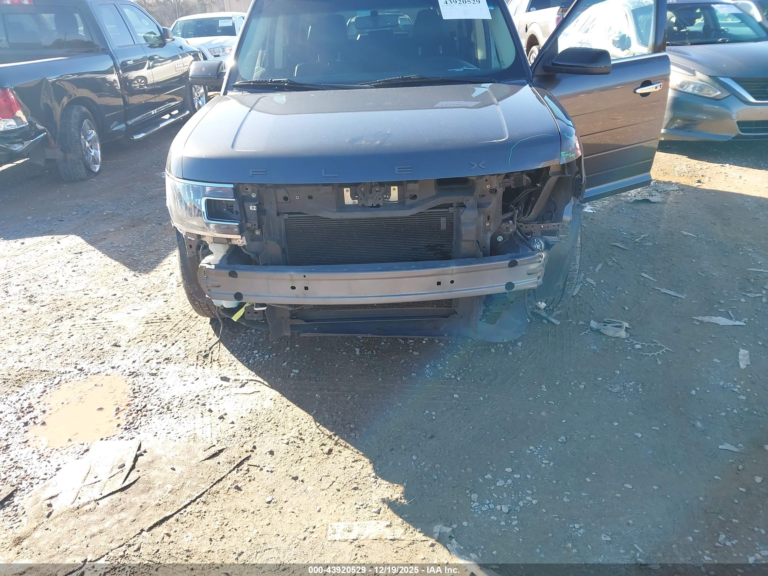 FORD FLEX image 6