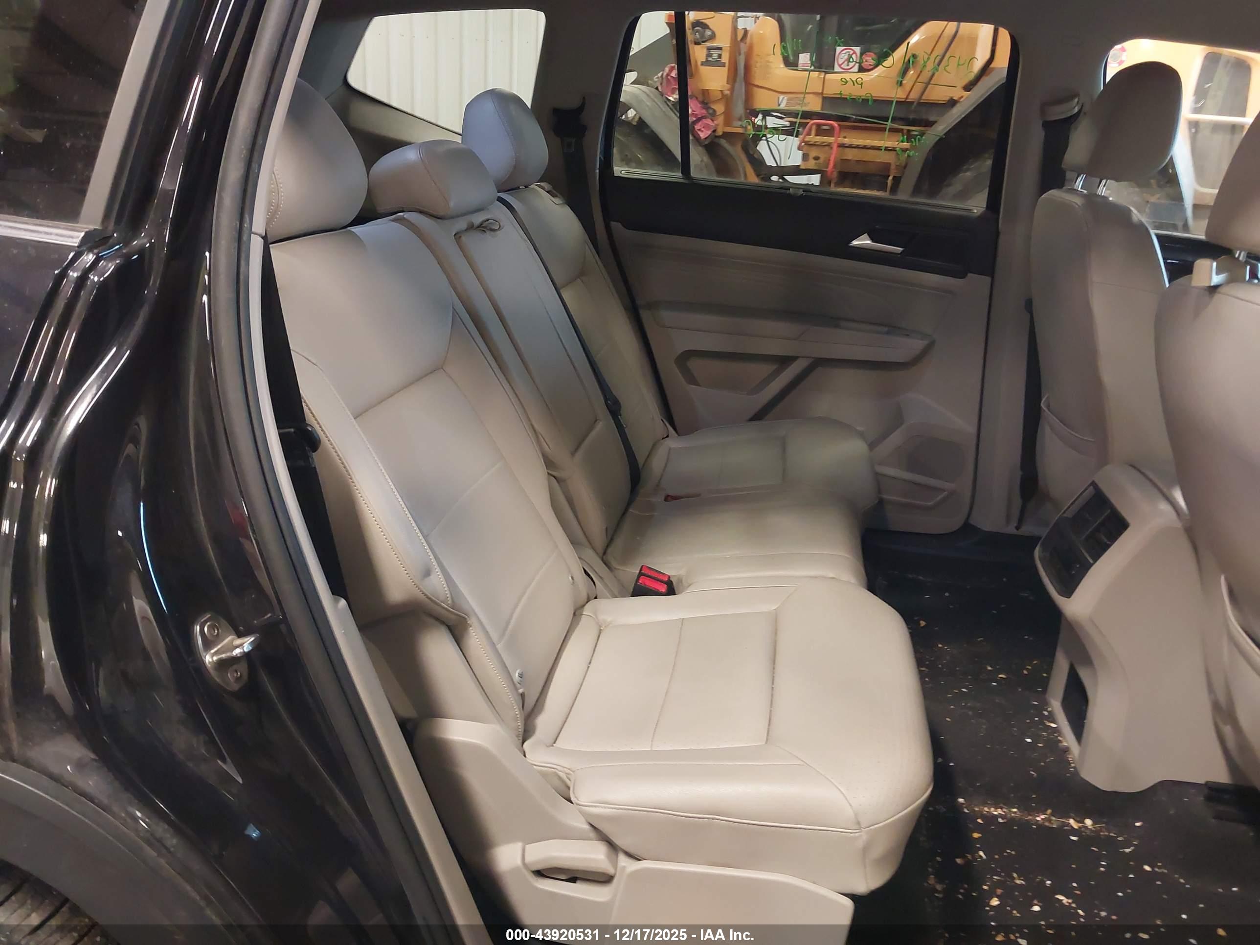 VOLKSWAGEN ATLAS image 8