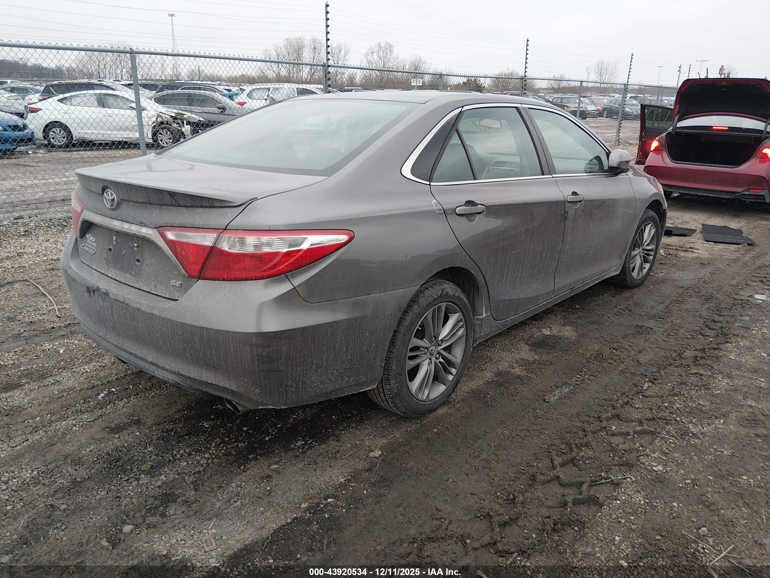 TOYOTA CAMRY image 4