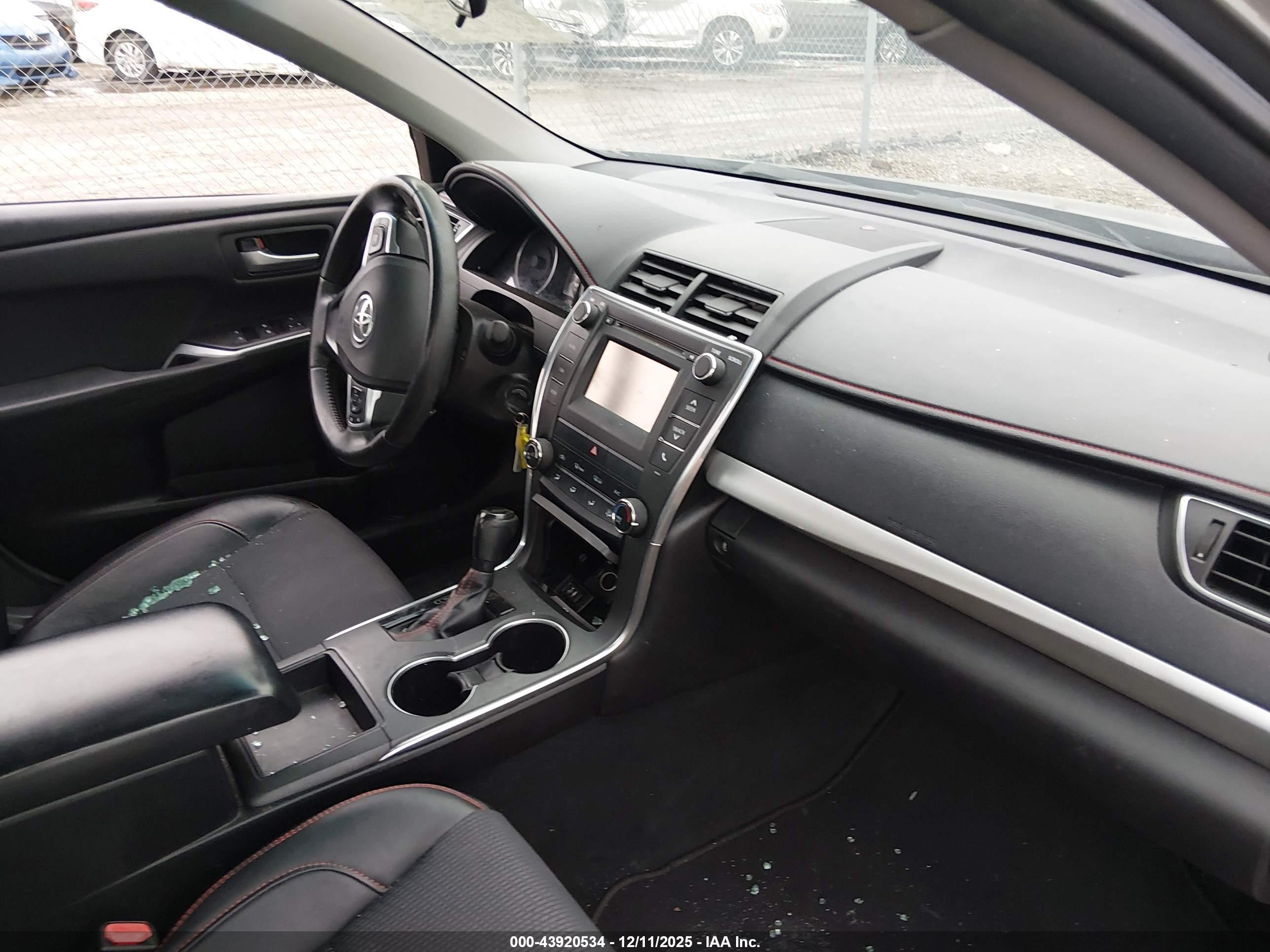 TOYOTA CAMRY image 5
