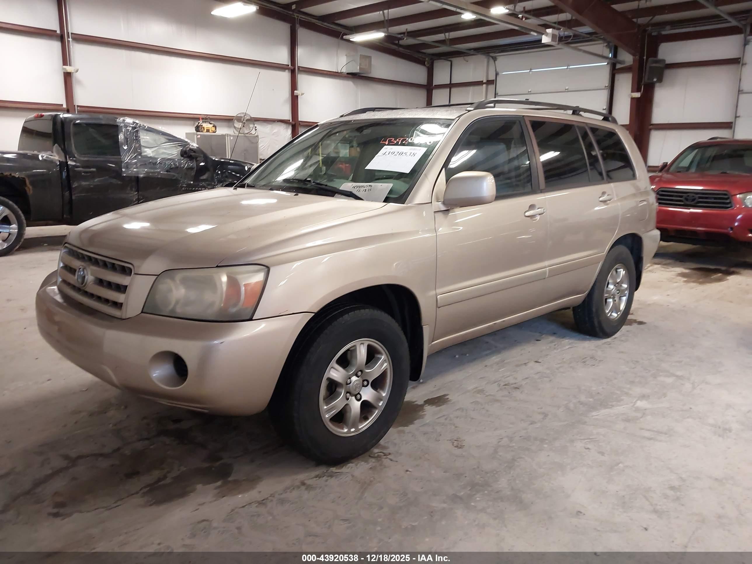 TOYOTA HIGHLANDER image 2