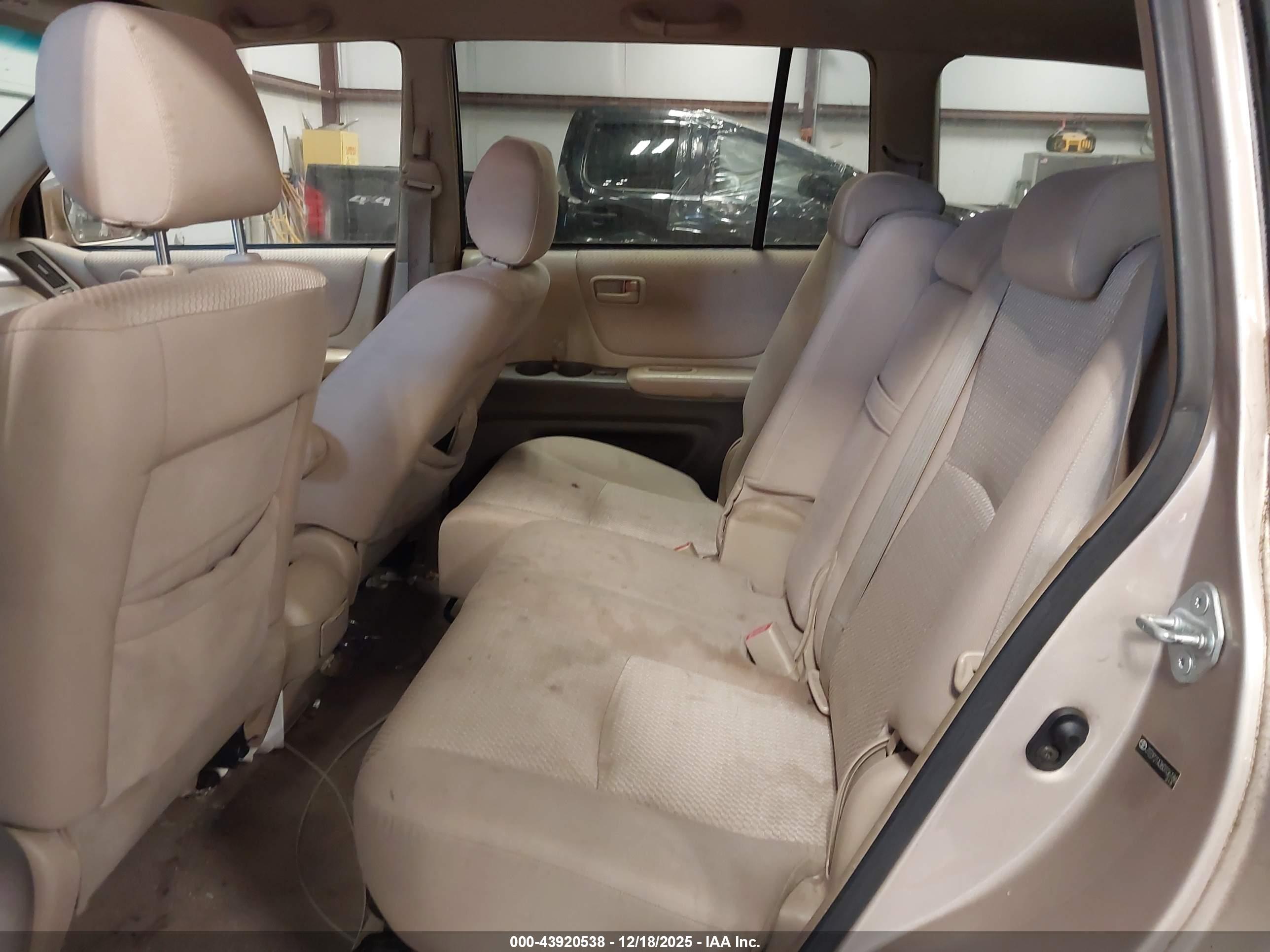 TOYOTA HIGHLANDER image 8