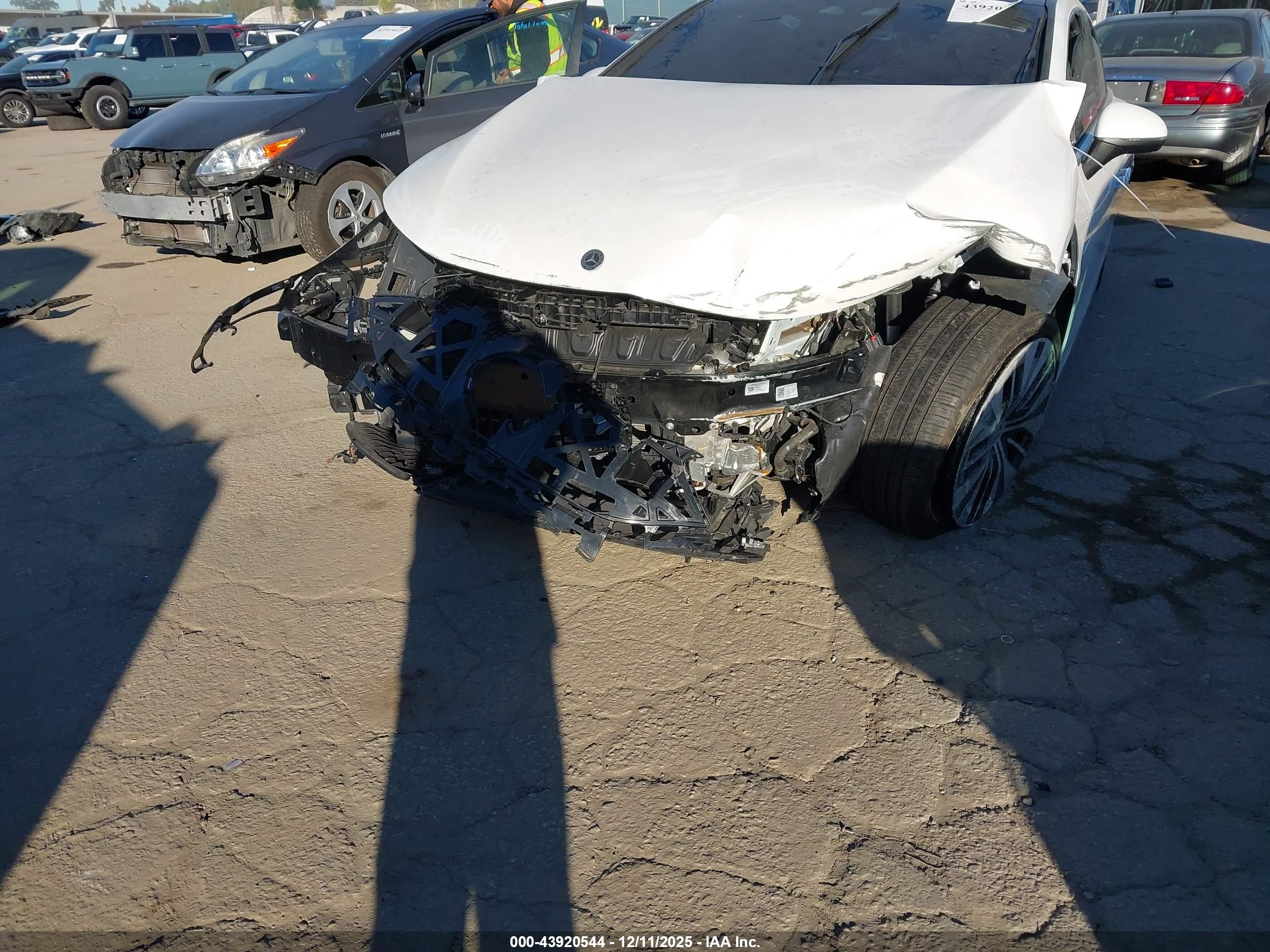 MERCEDES-BENZ EQE image 6