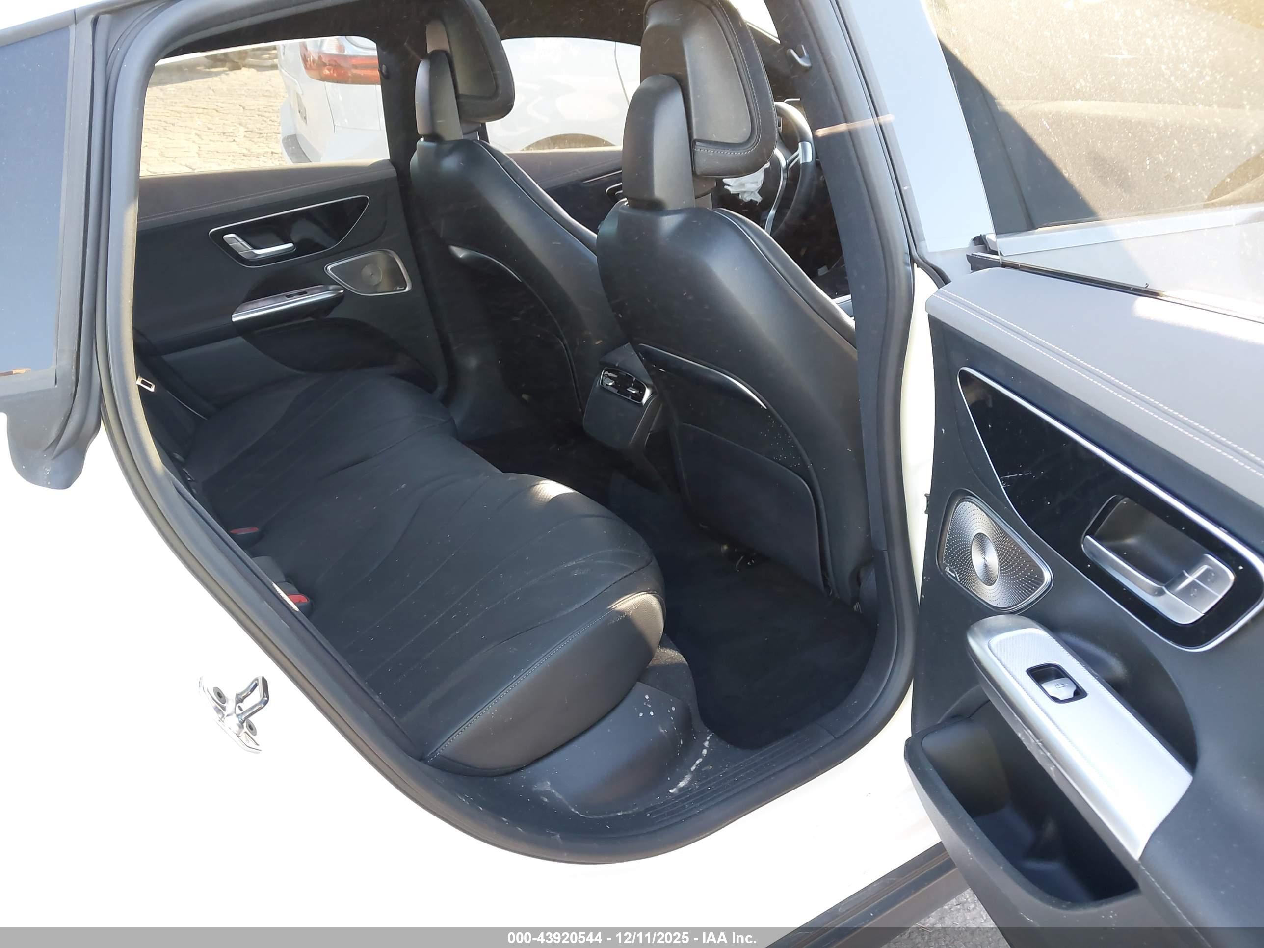 MERCEDES-BENZ EQE image 8