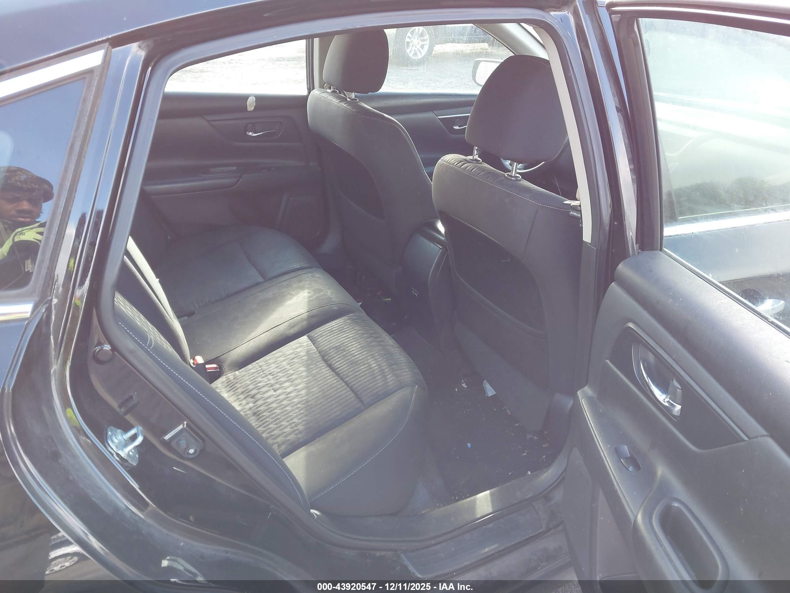 NISSAN ALTIMA image 8