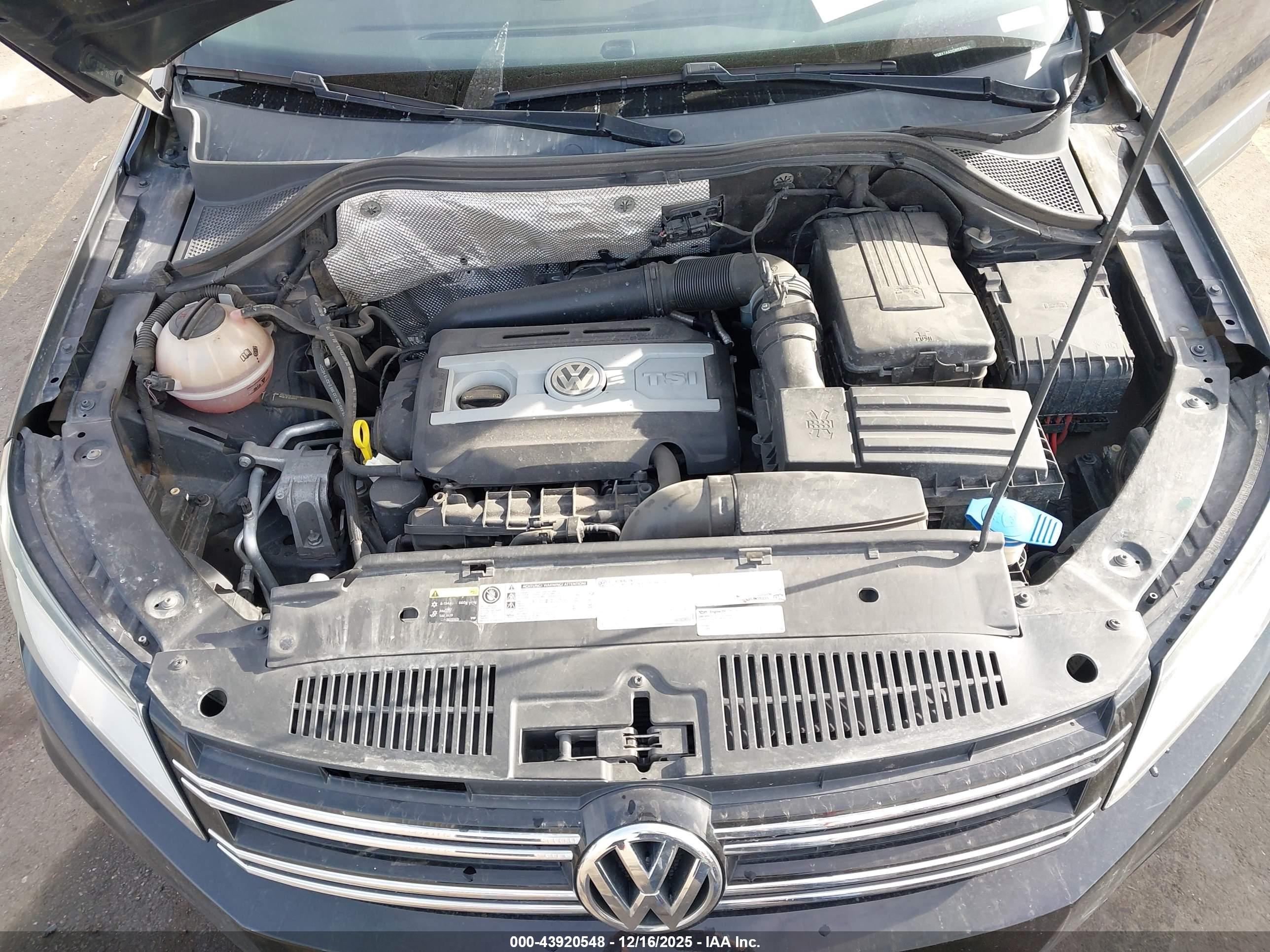 VOLKSWAGEN TIGUAN image 10