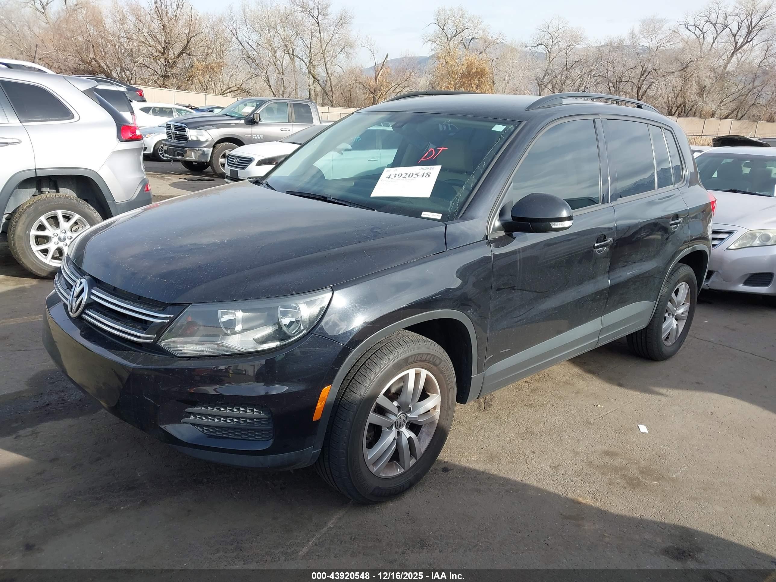 VOLKSWAGEN TIGUAN image 2