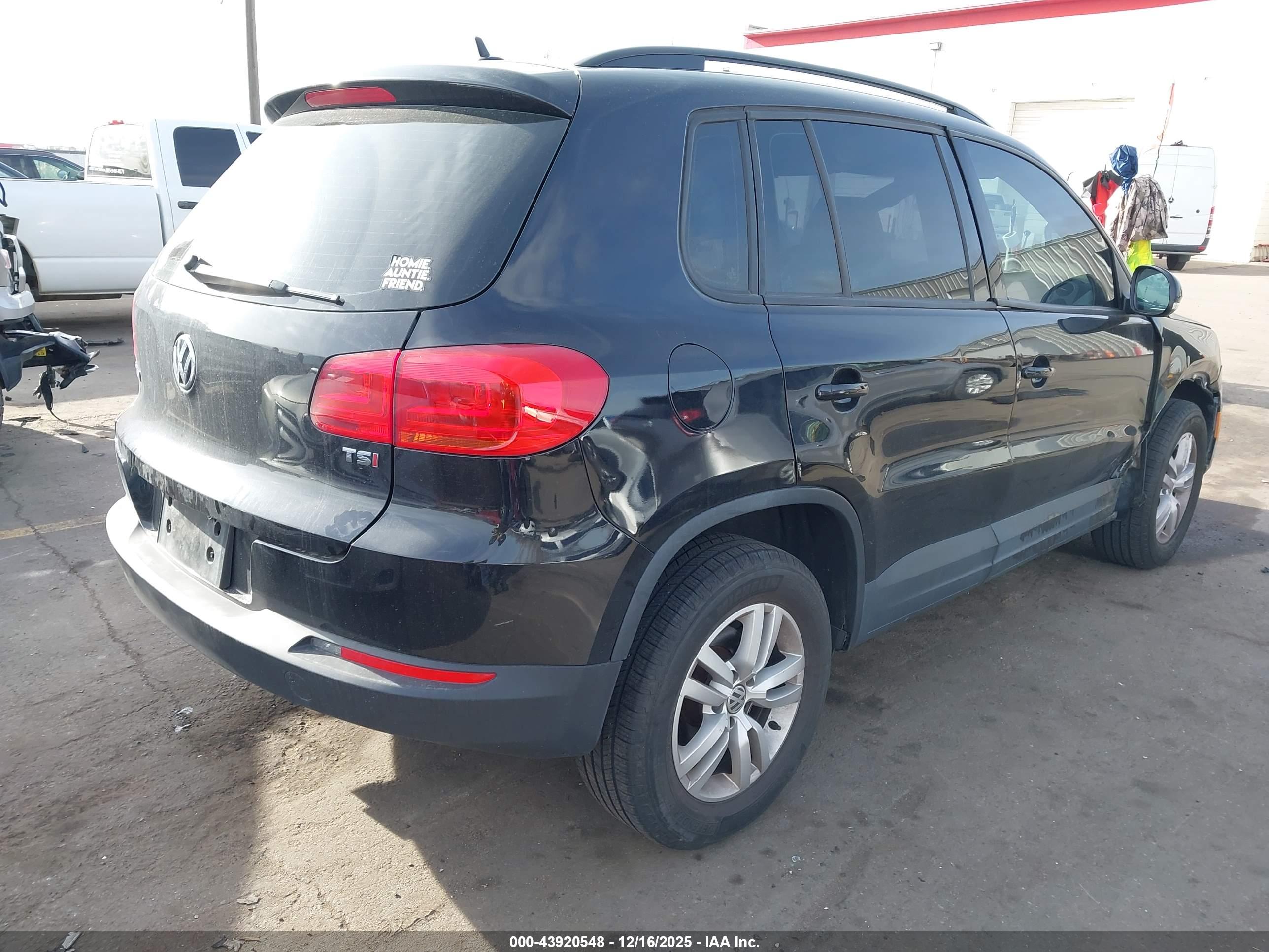 VOLKSWAGEN TIGUAN image 4