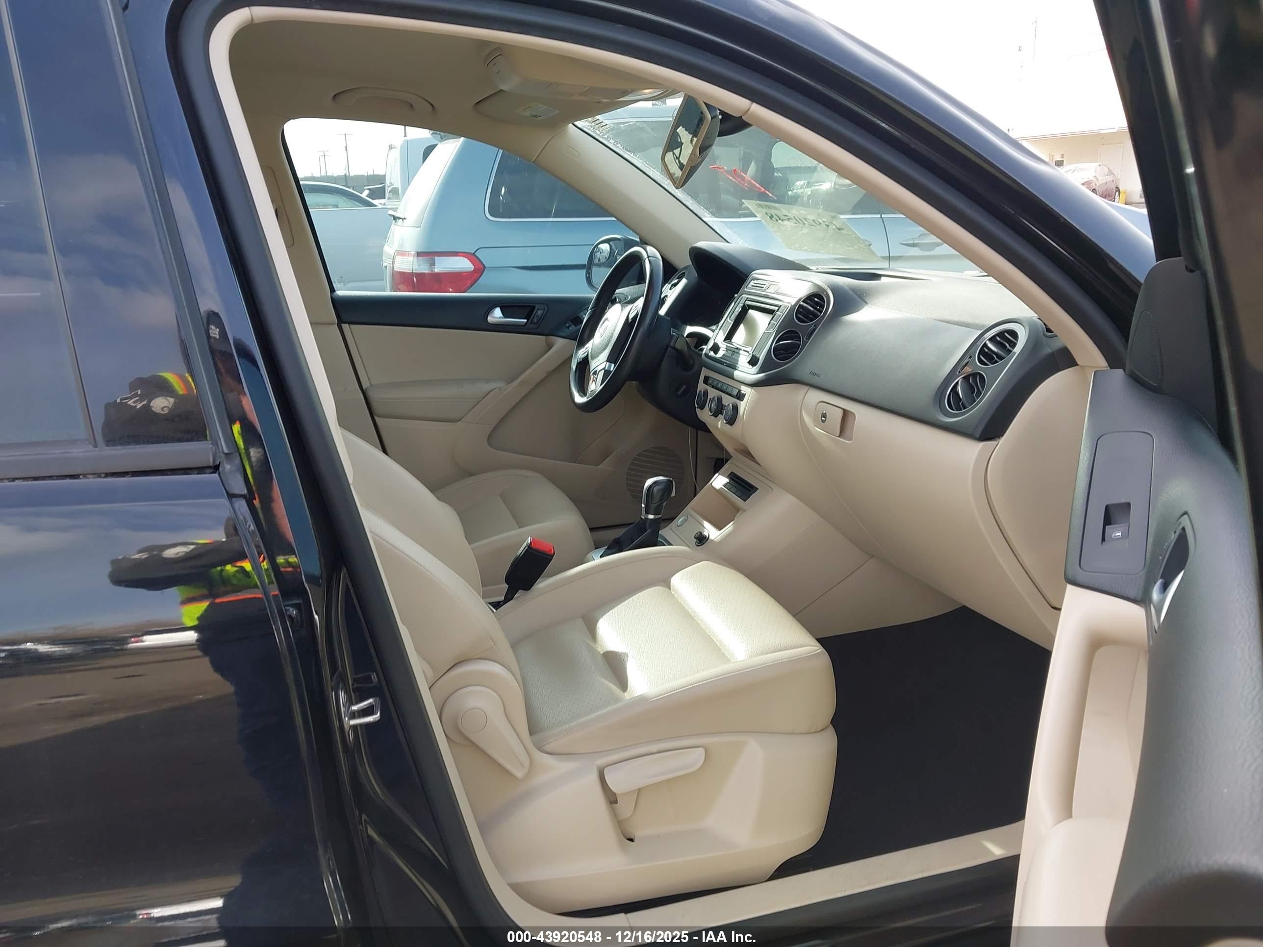 VOLKSWAGEN TIGUAN image 5