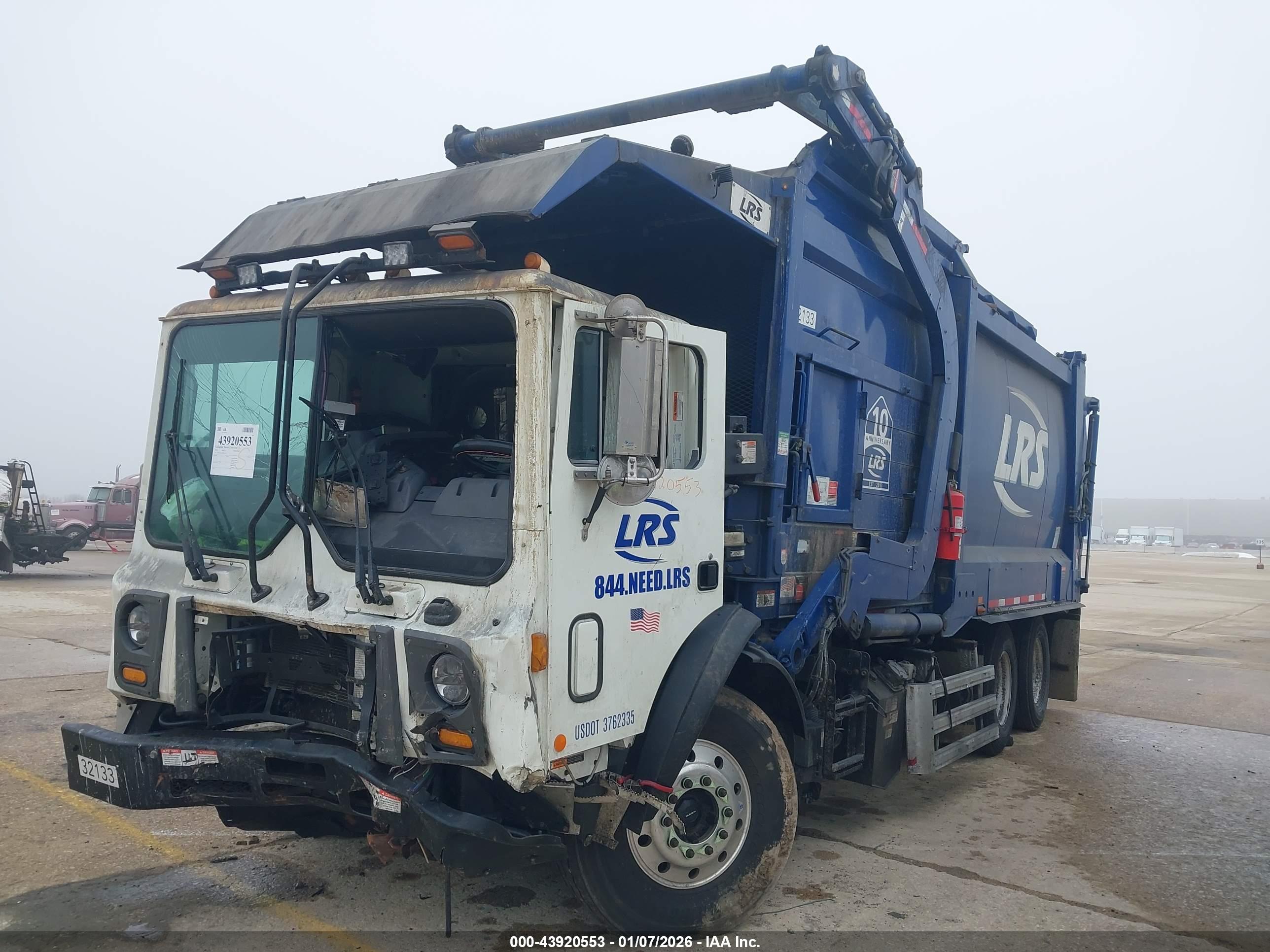 MACK TERRAPRO image 2
