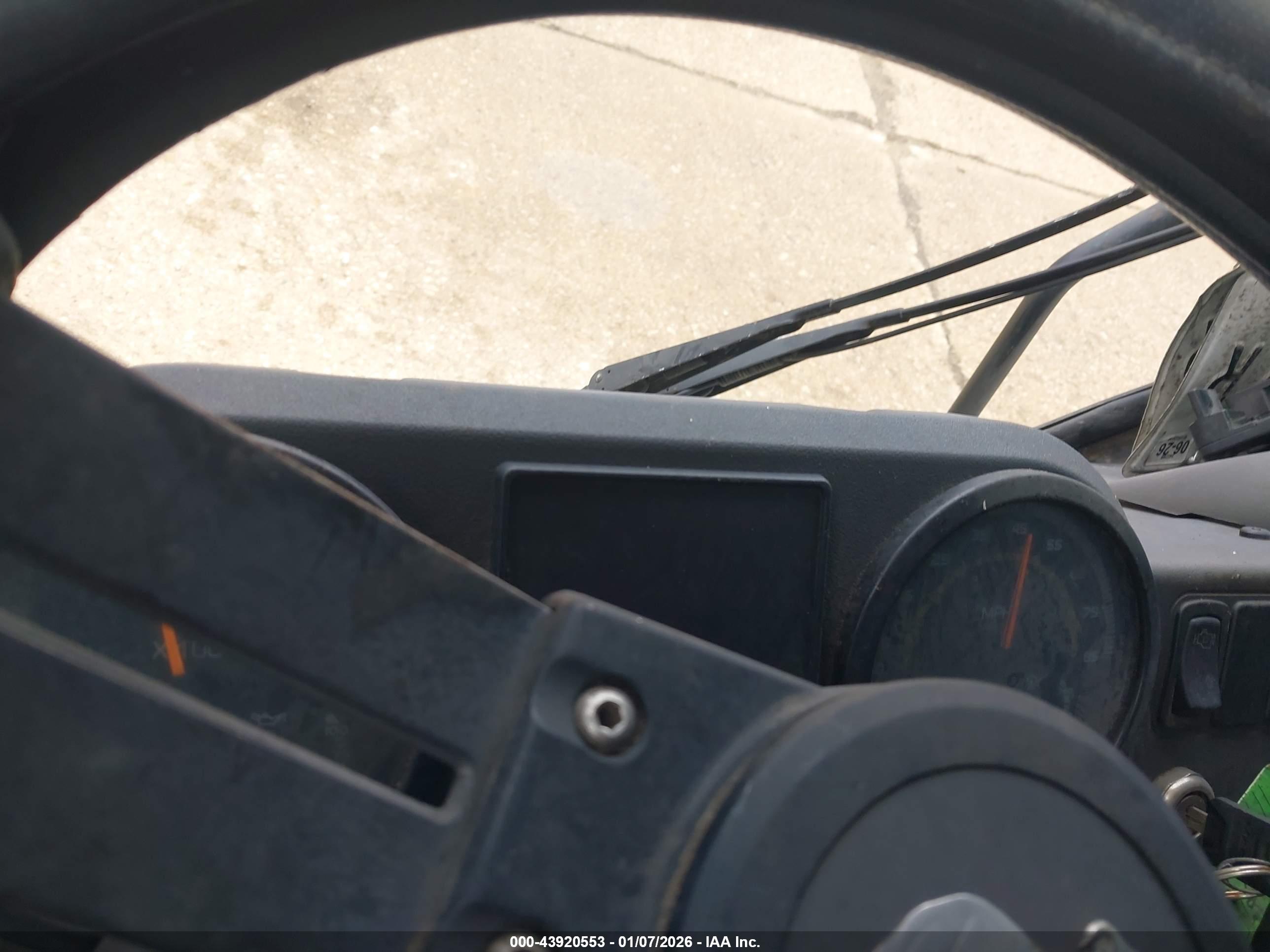 MACK TERRAPRO image 6