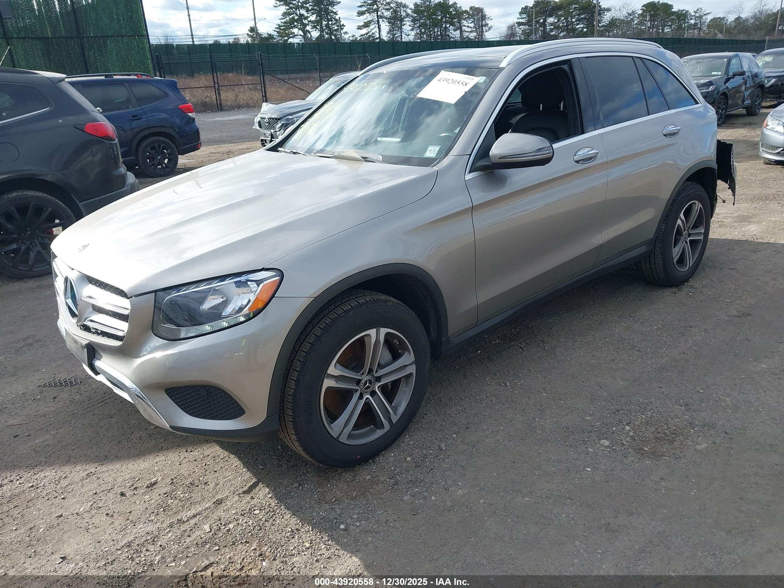 MERCEDES-BENZ GLC image 2