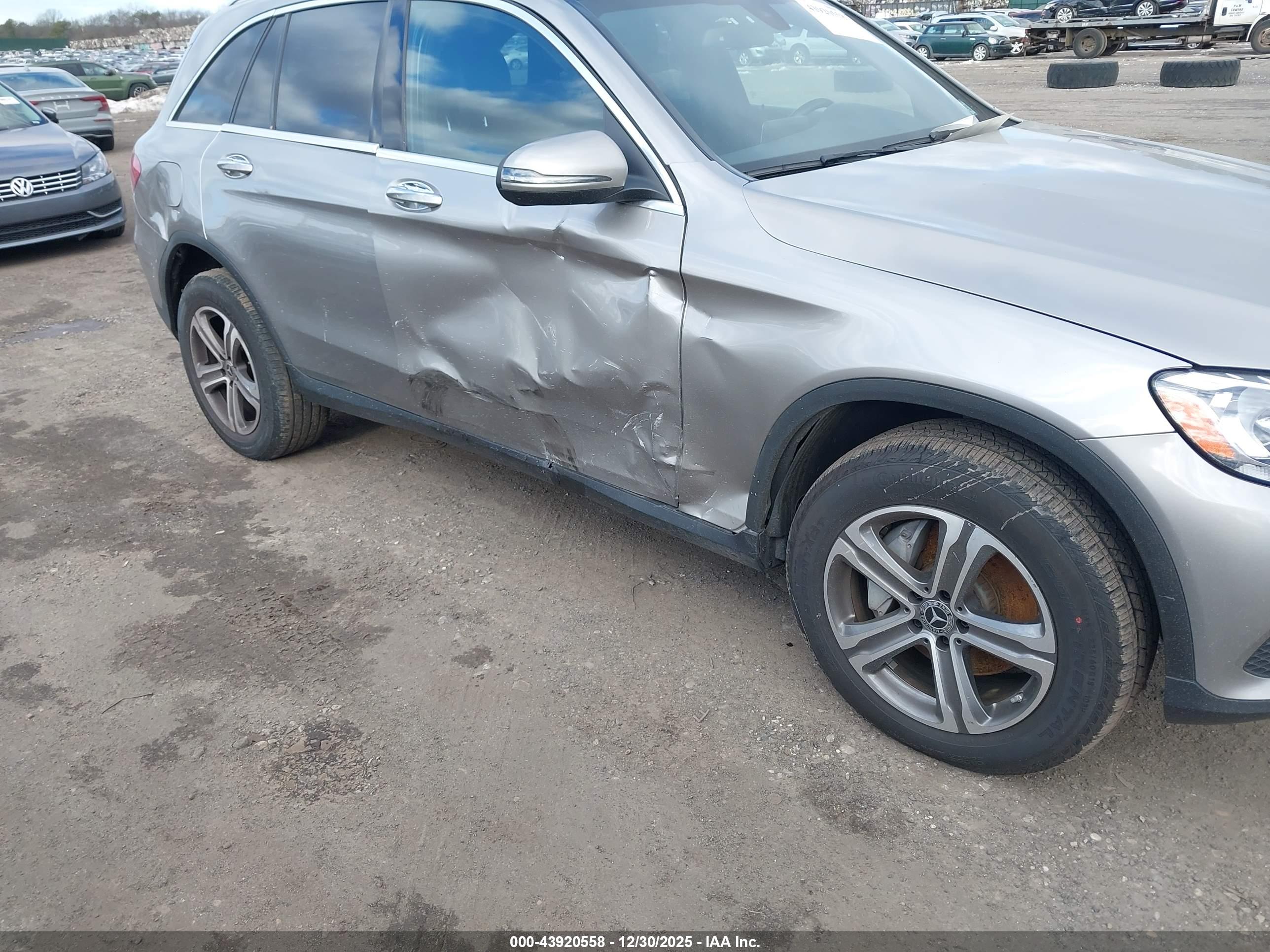MERCEDES-BENZ GLC image 6