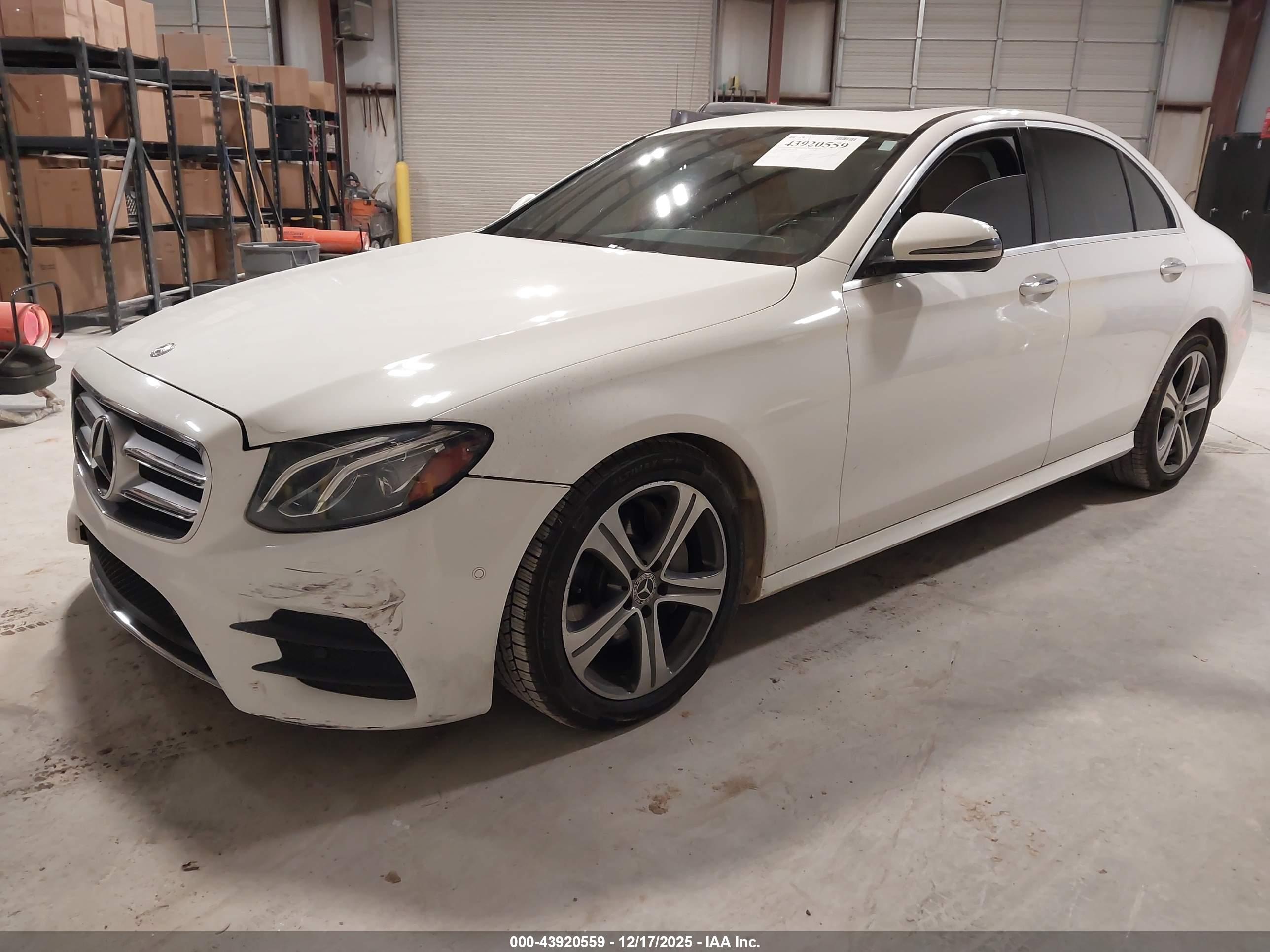 MERCEDES-BENZ E image 2