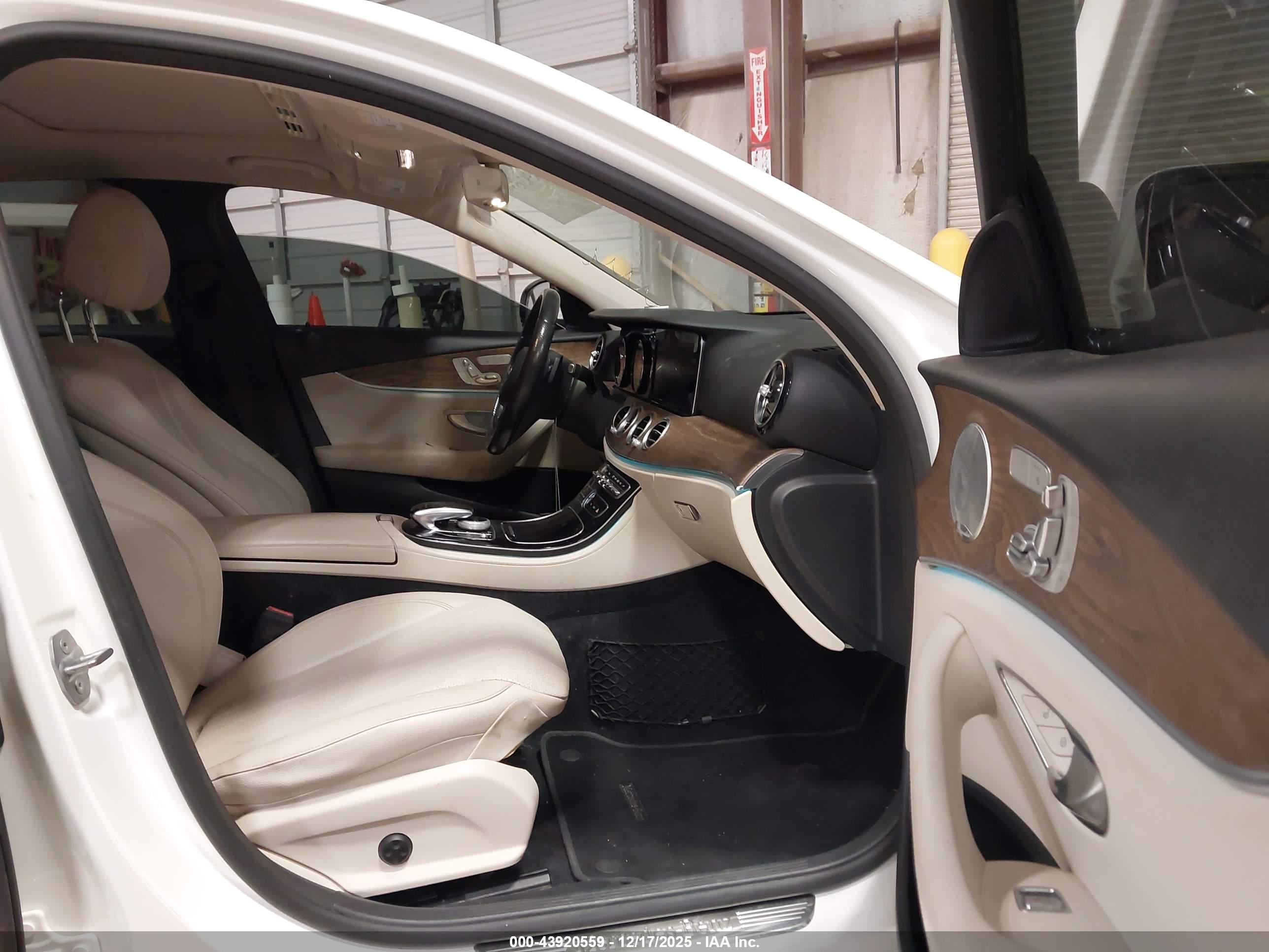 MERCEDES-BENZ E image 5