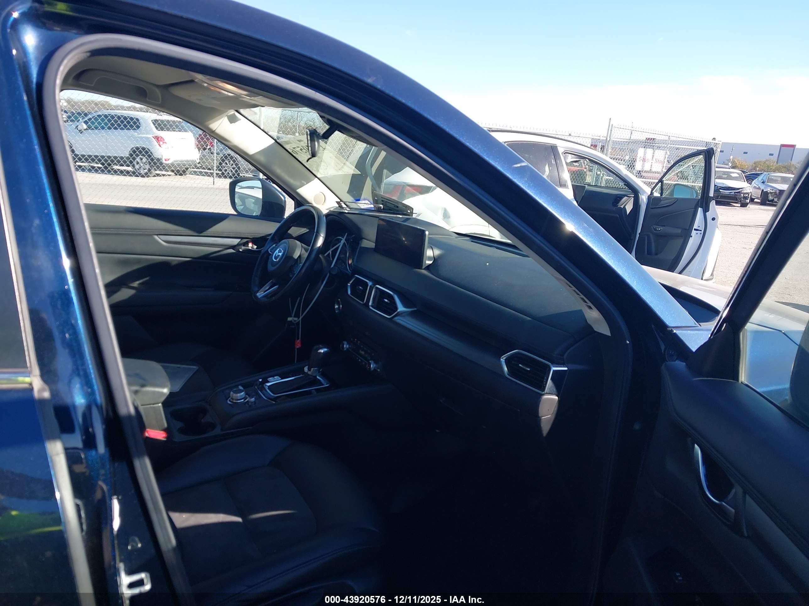MAZDA CX-5 image 5