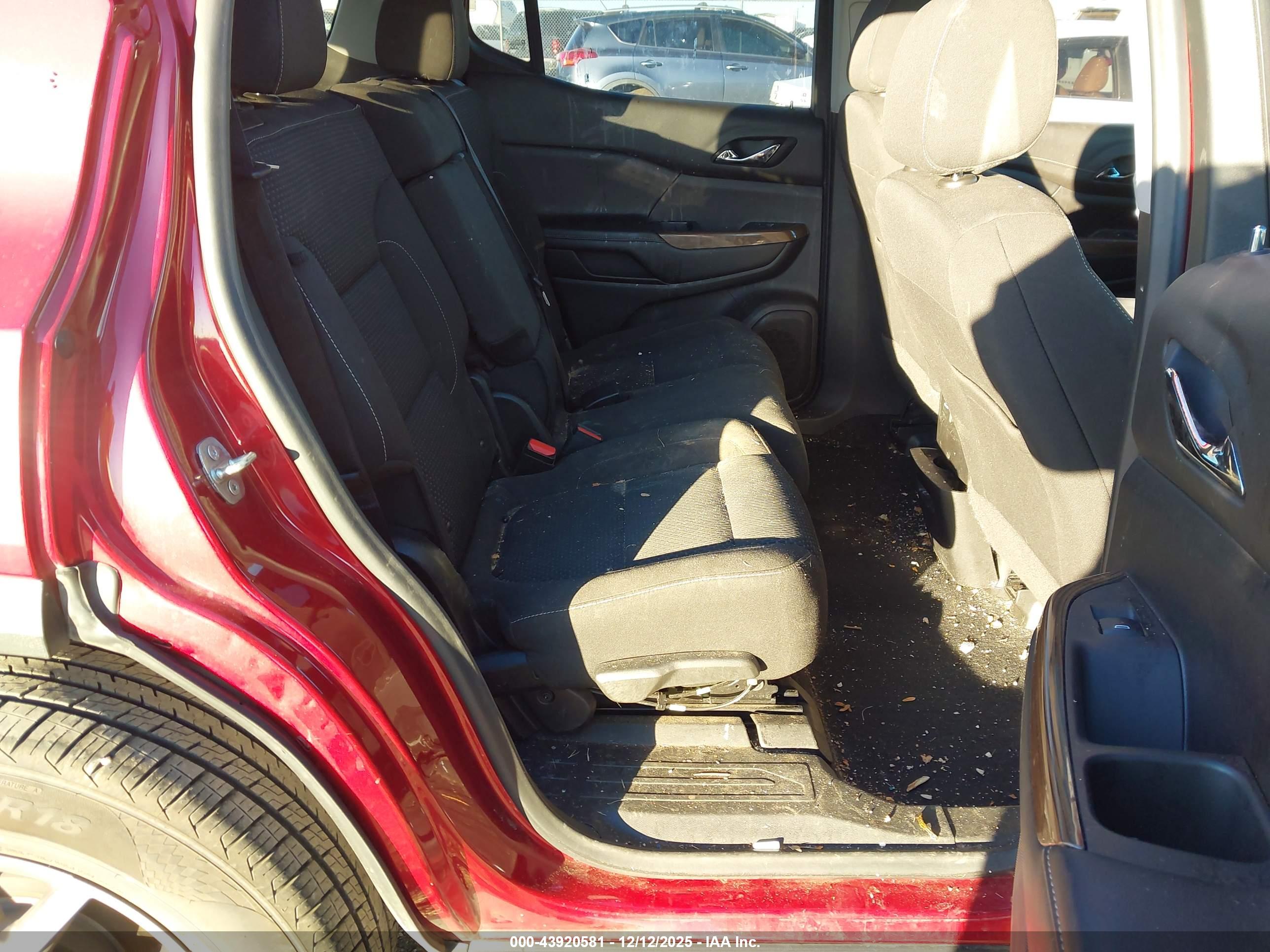GMC ACADIA image 8