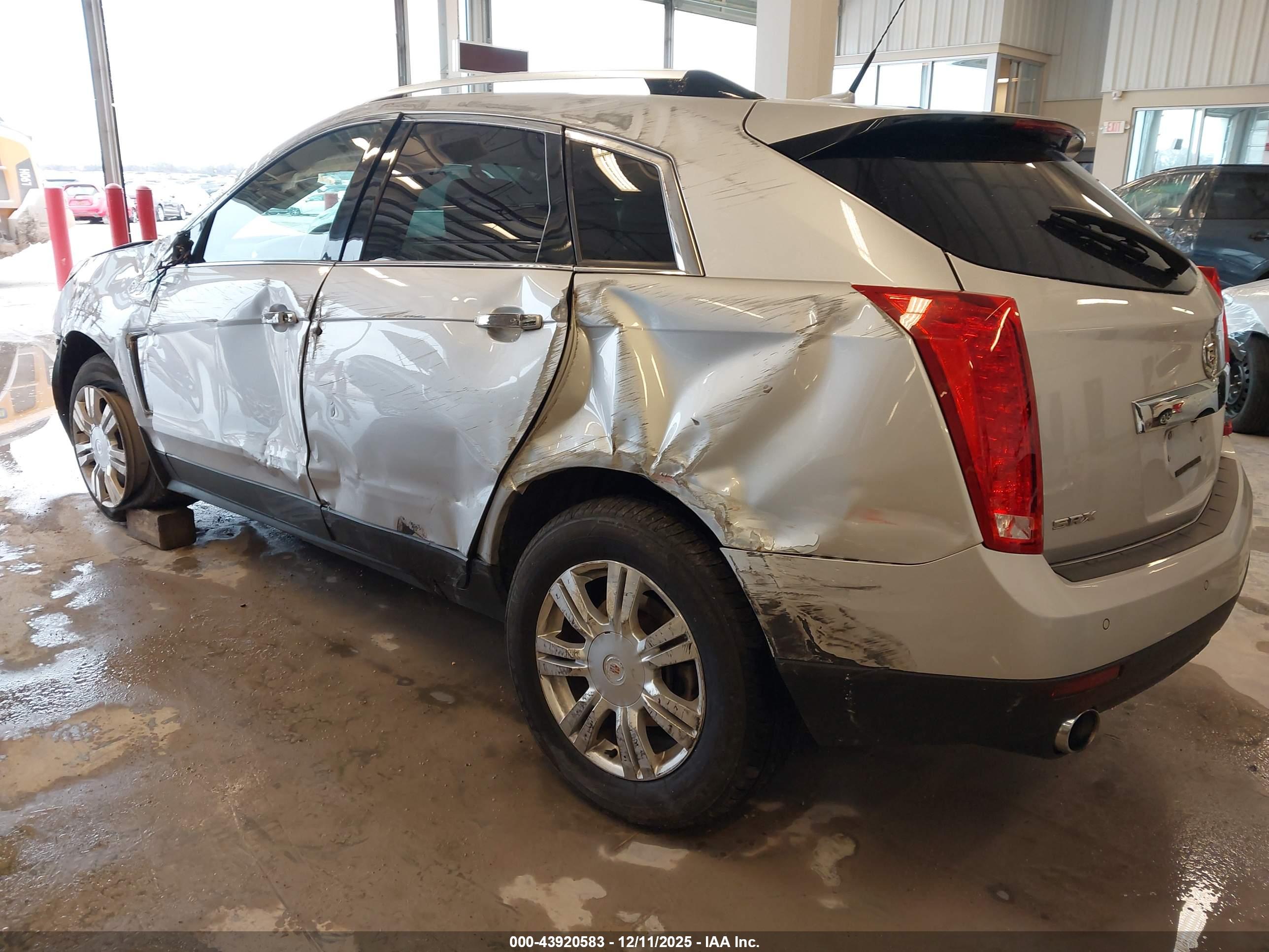 CADILLAC SRX image 3