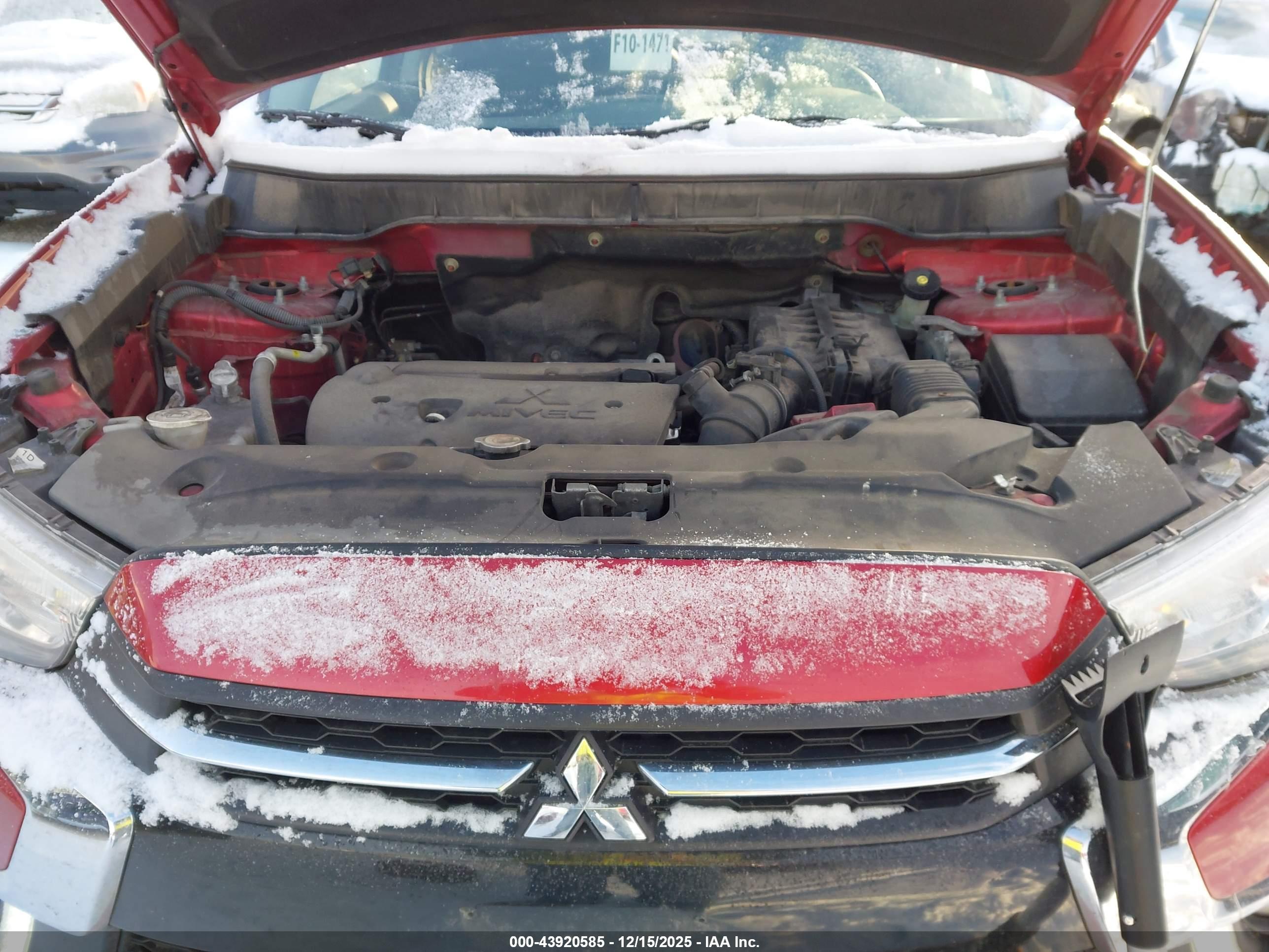 MITSUBISHI OUTLANDER image 10