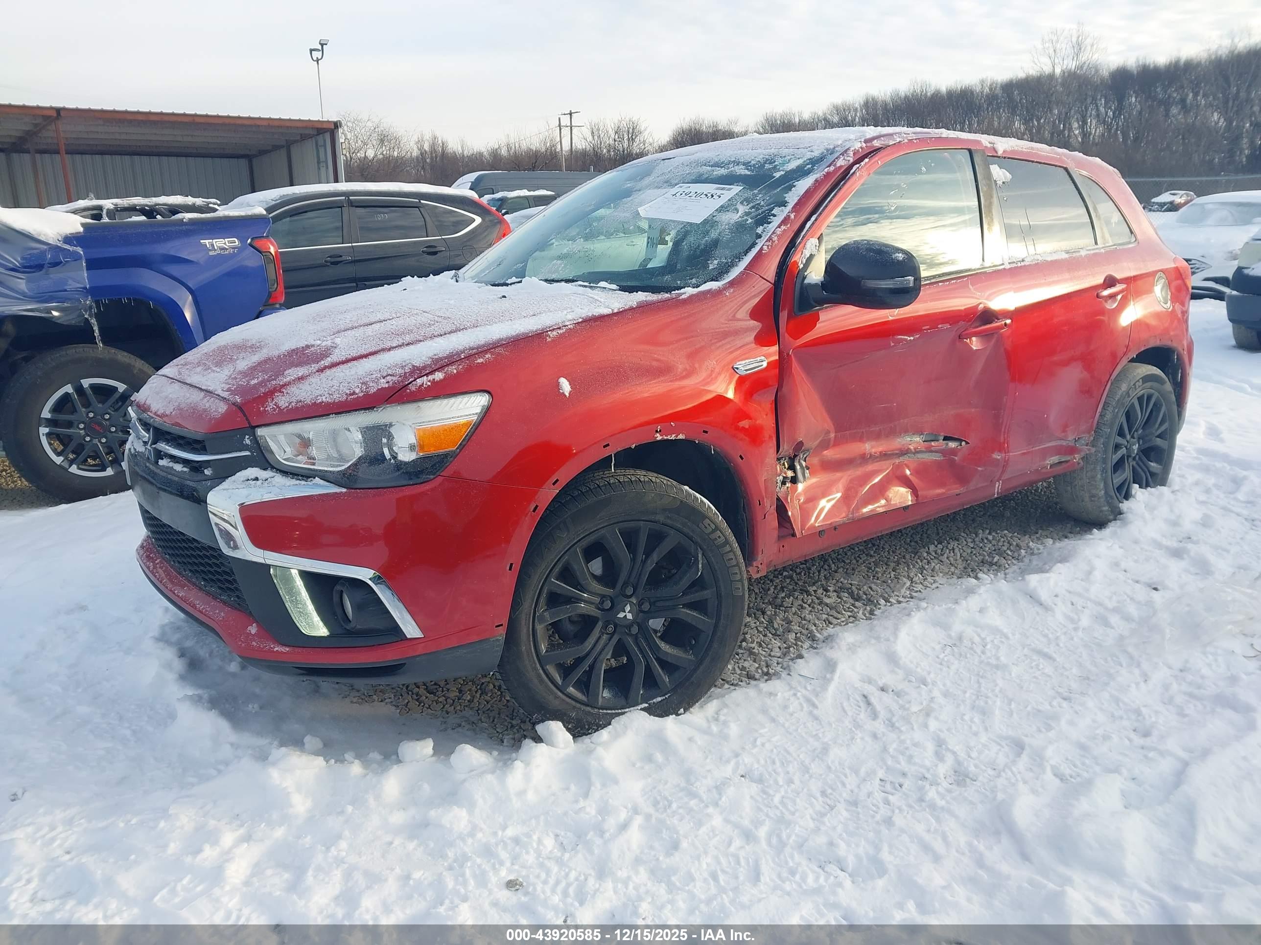 MITSUBISHI OUTLANDER image 2