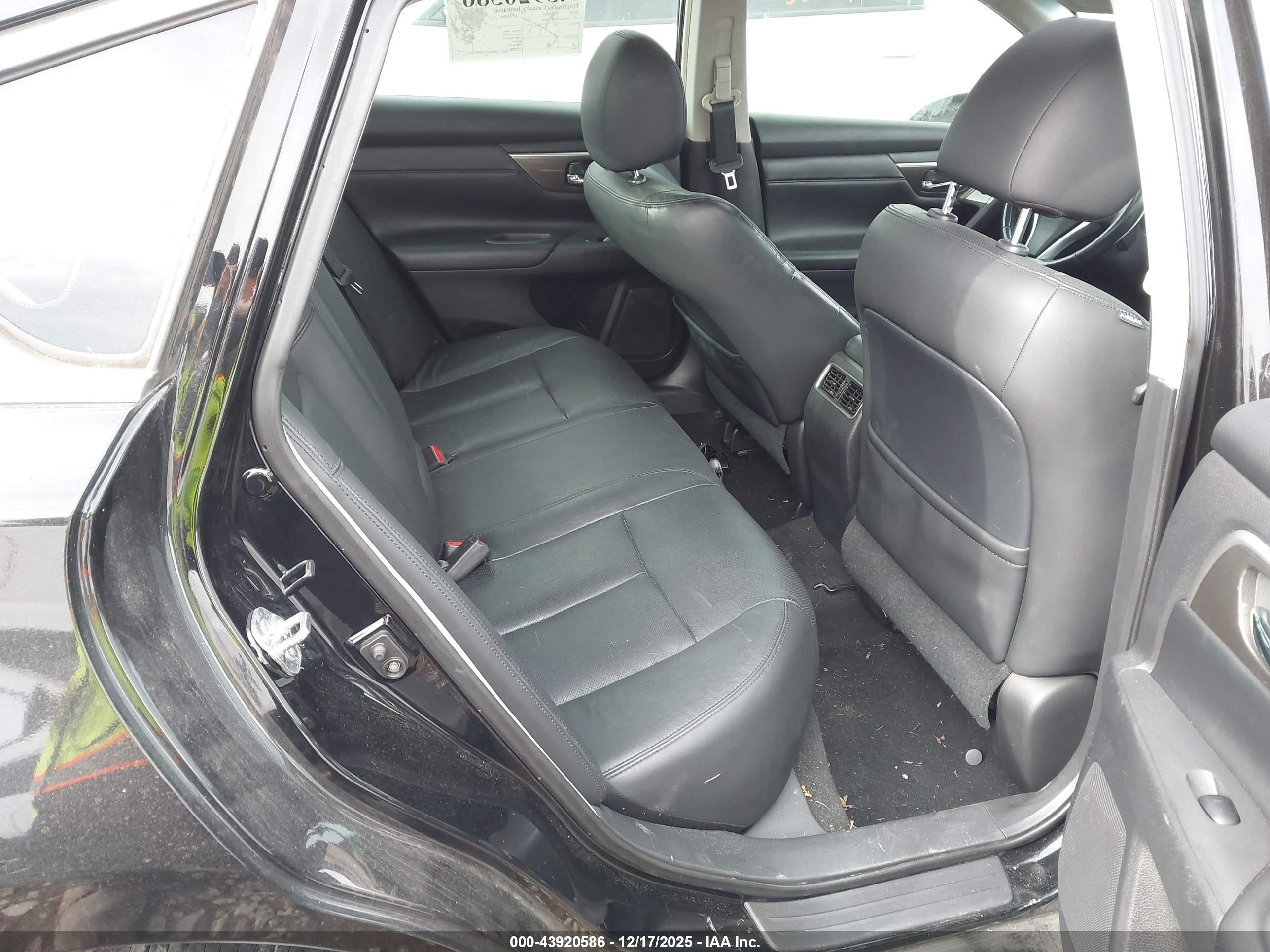 NISSAN ALTIMA image 8