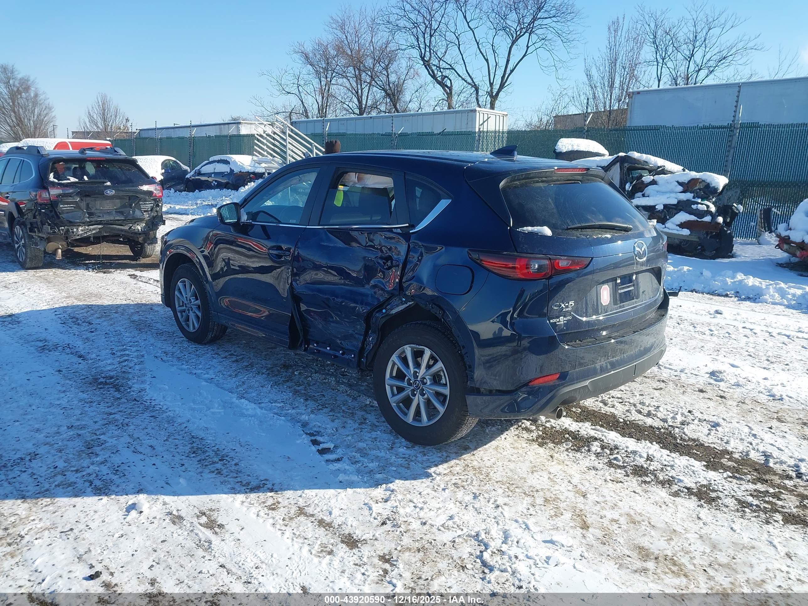 MAZDA CX-5 image 3