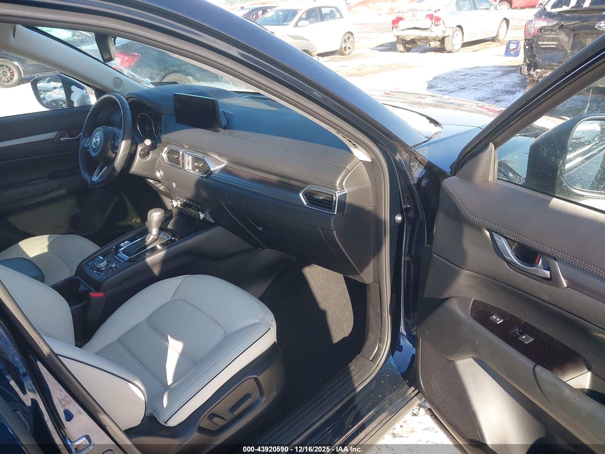 MAZDA CX-5 image 5