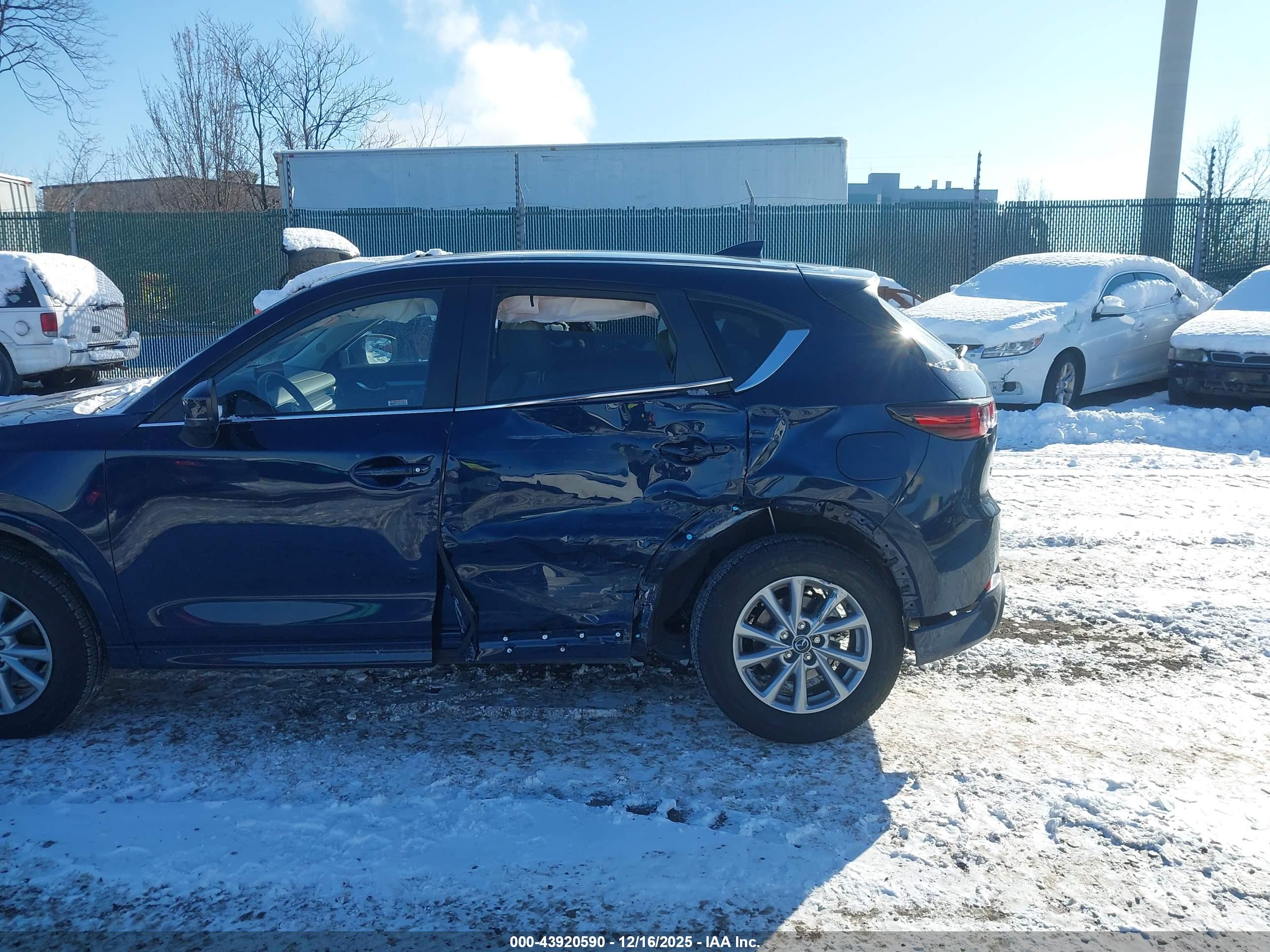 MAZDA CX-5 image 6