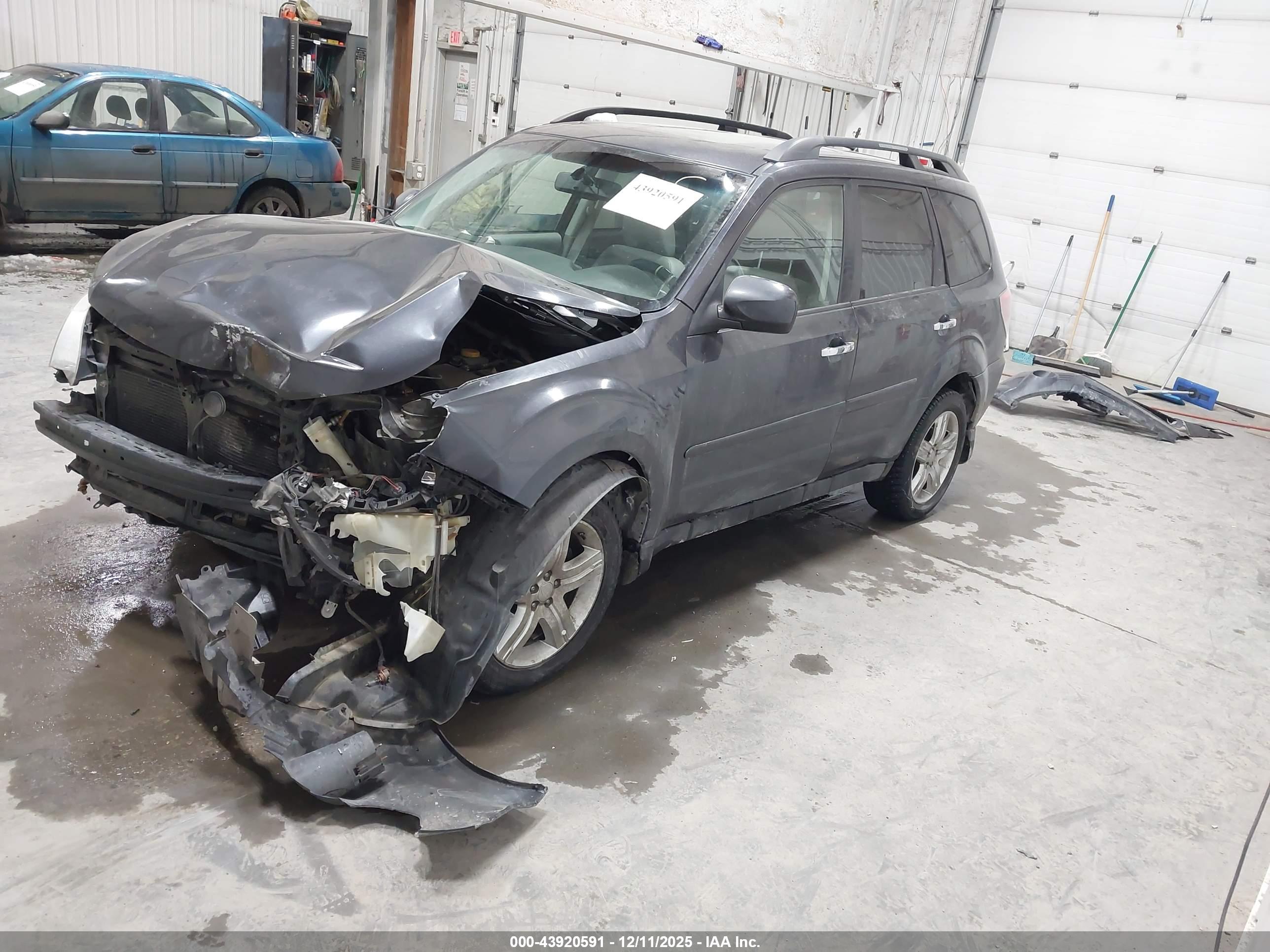 SUBARU FORESTER image 2