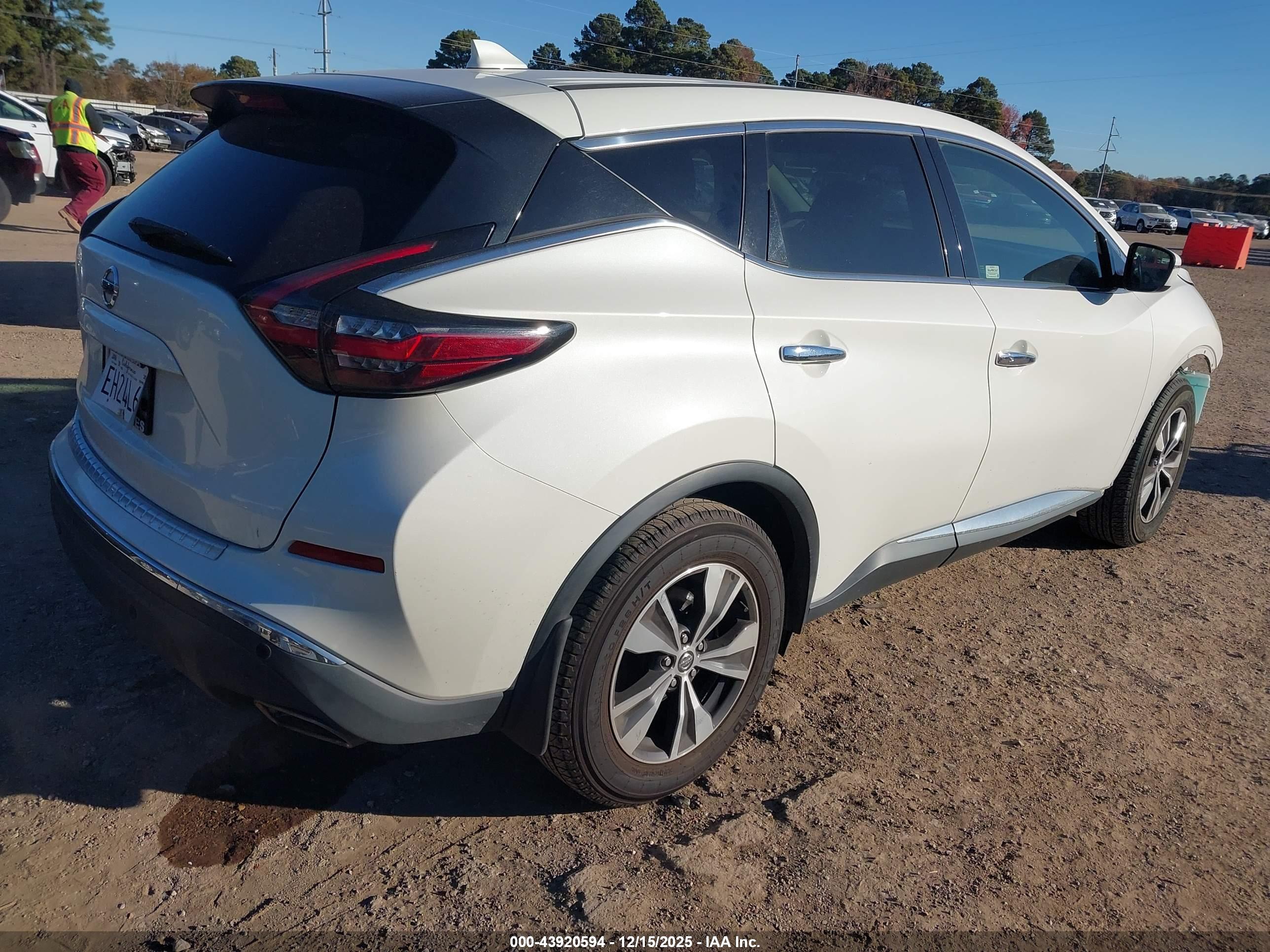 NISSAN MURANO image 4