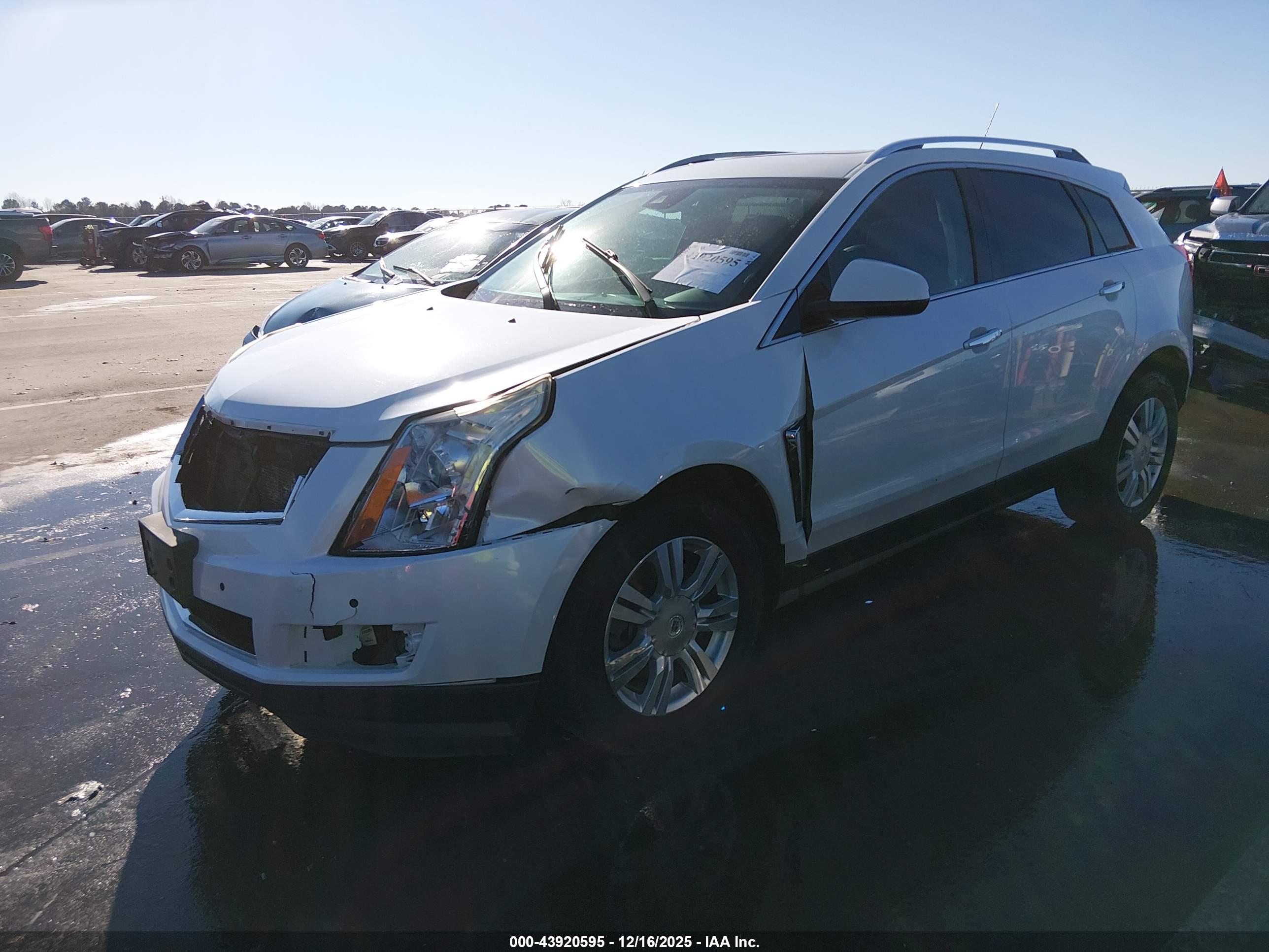 CADILLAC SRX image 2