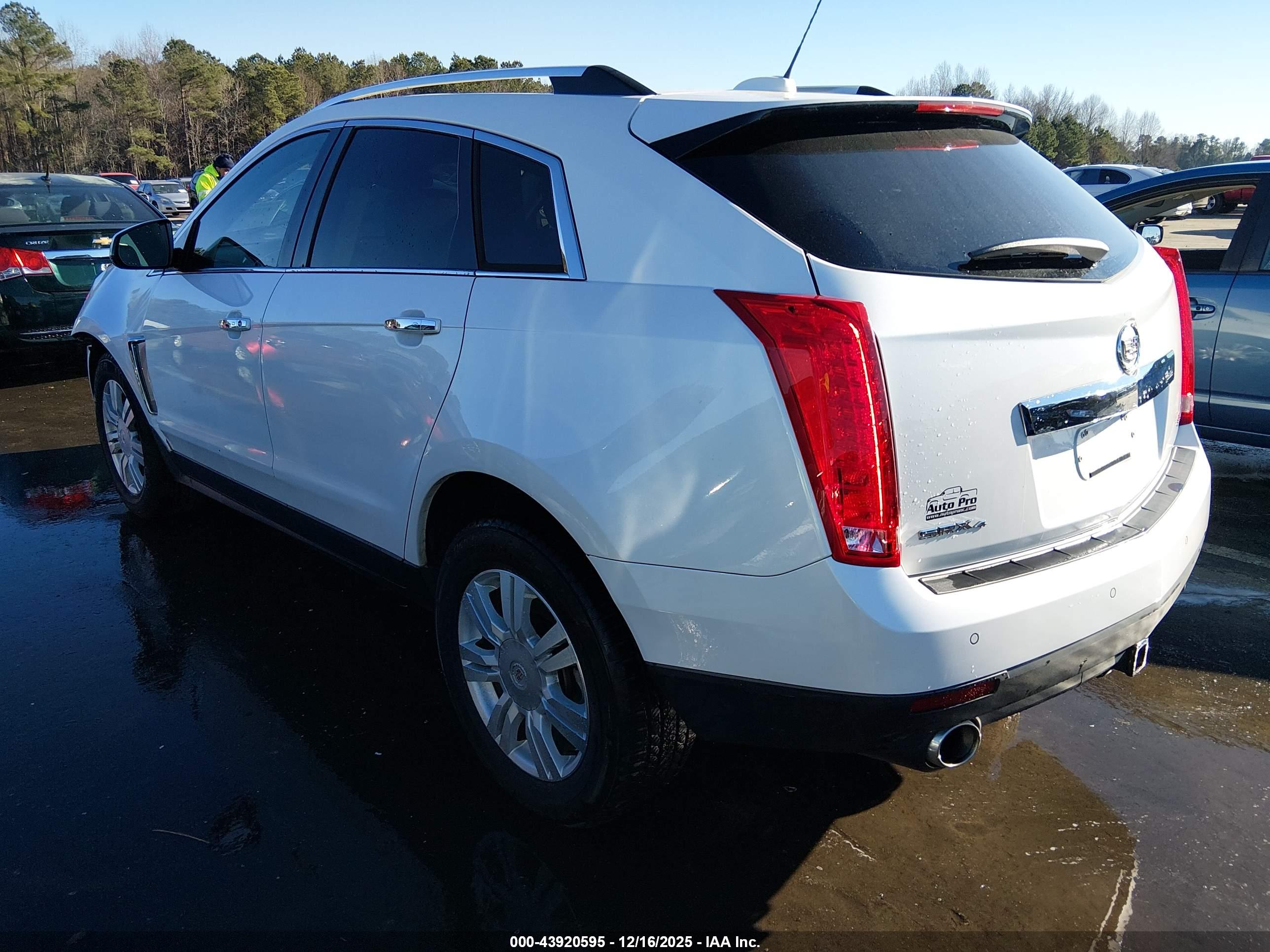 CADILLAC SRX image 3