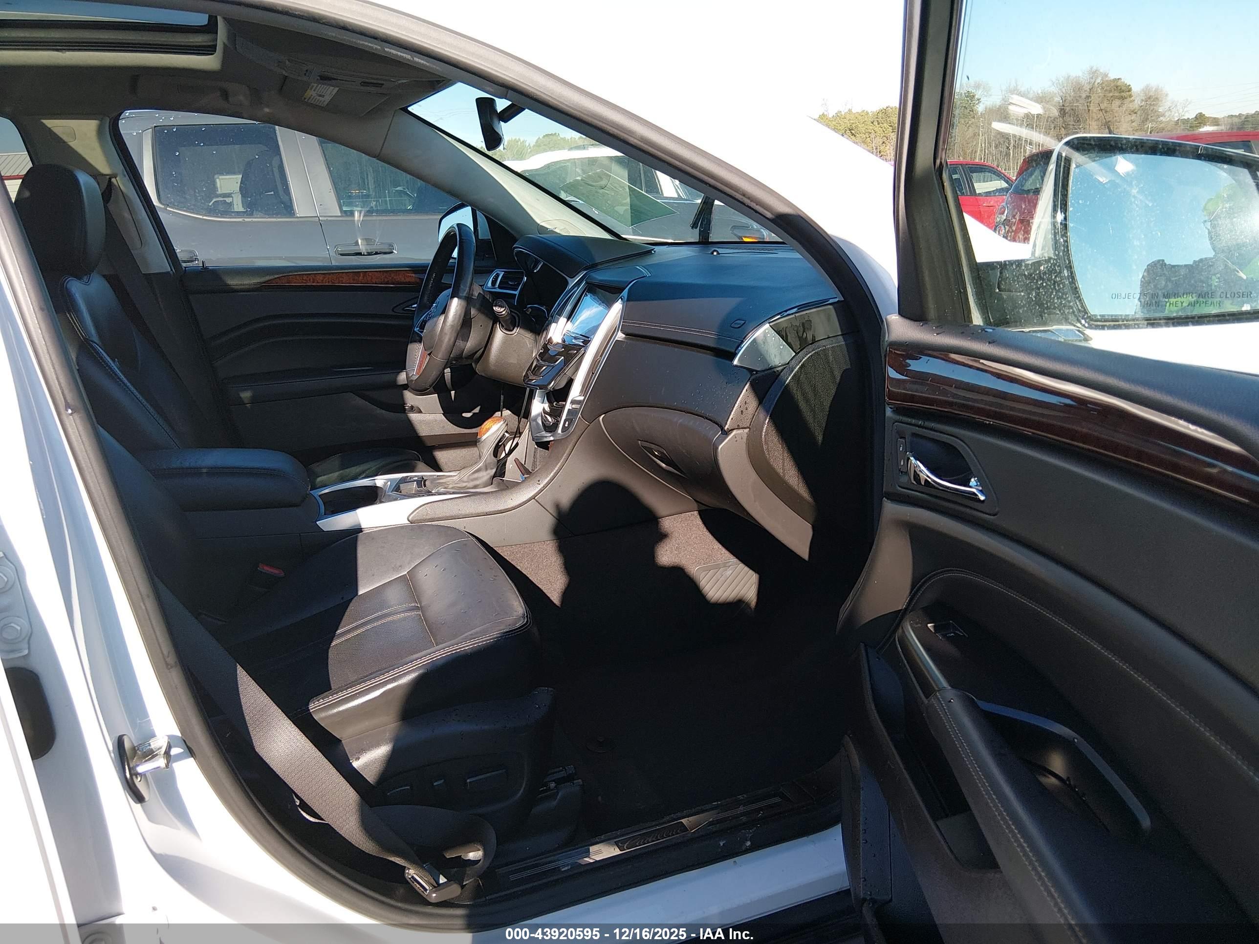CADILLAC SRX image 5
