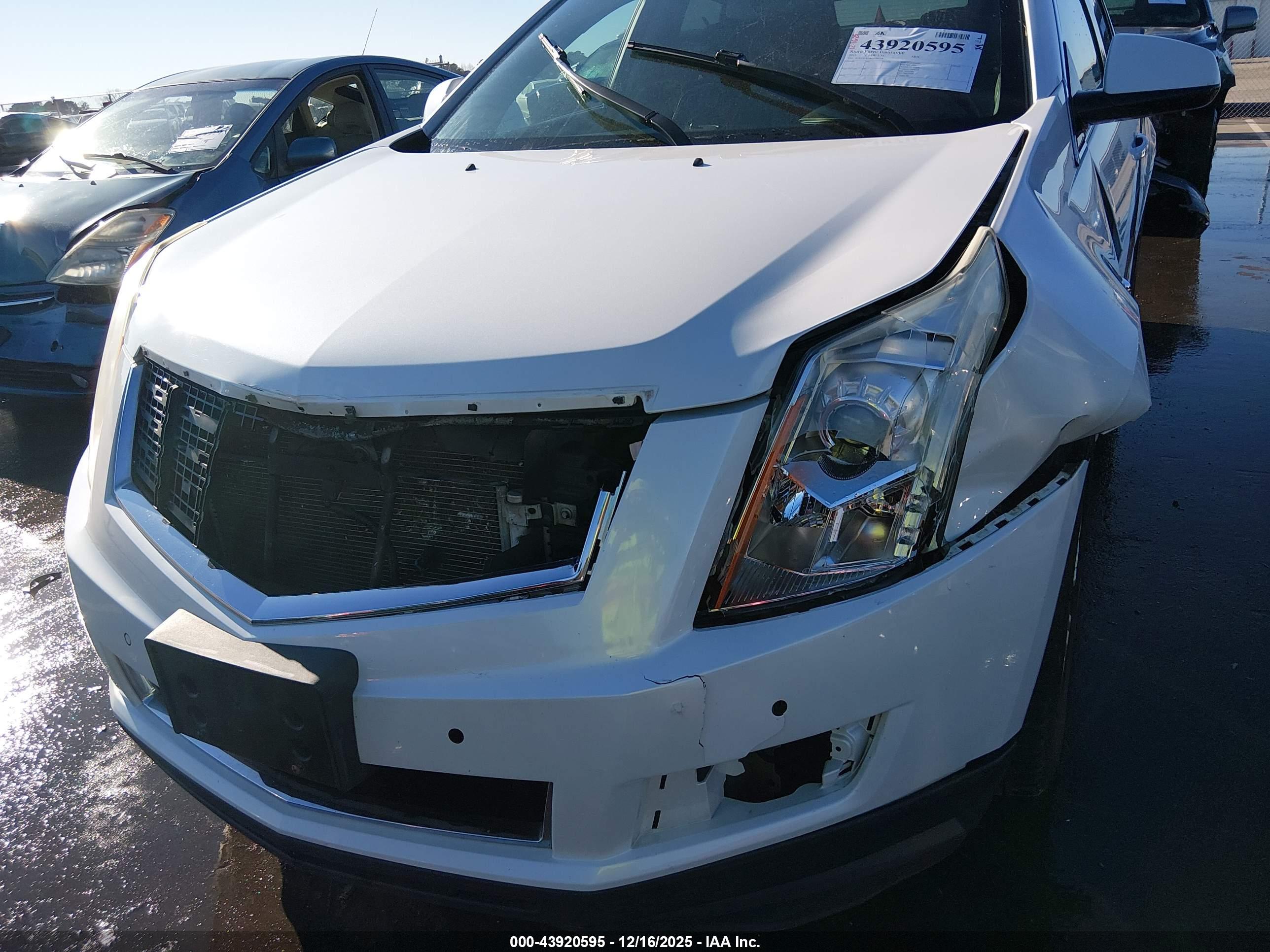 CADILLAC SRX image 6