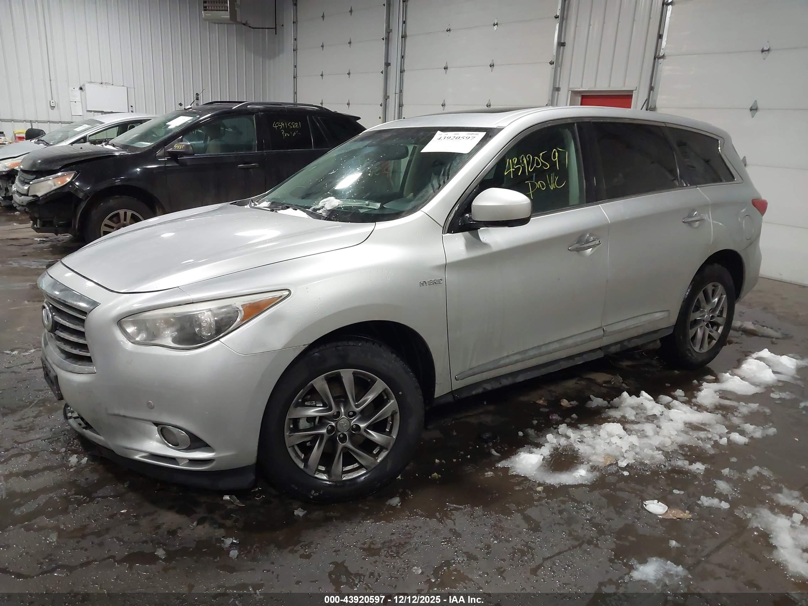 INFINITI QX60 image 2