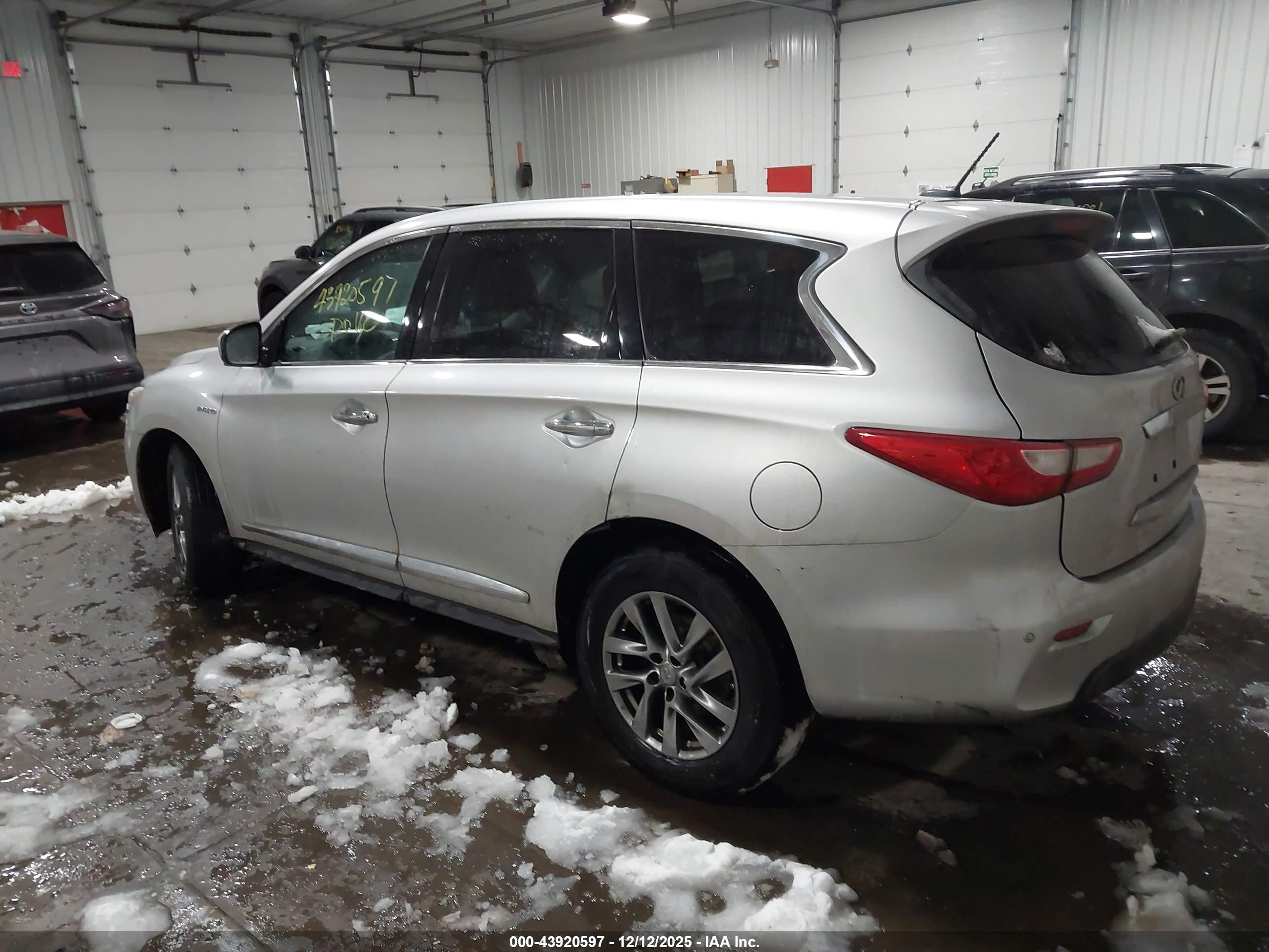 INFINITI QX60 image 3